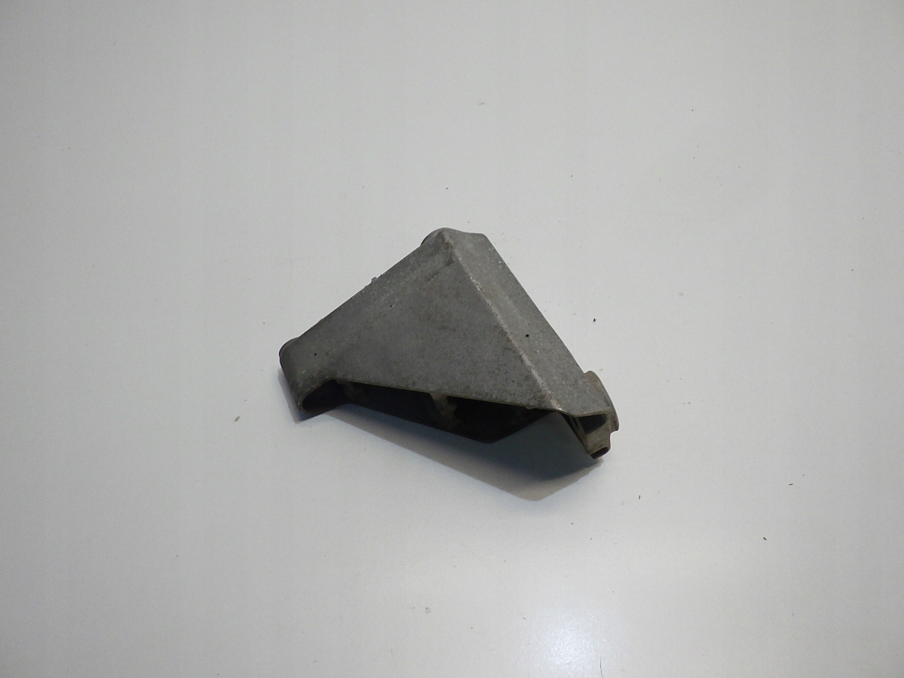 A4472420140 - MB VITO W447 1,7 CDI 2020 Лапа кронштейн двигуна