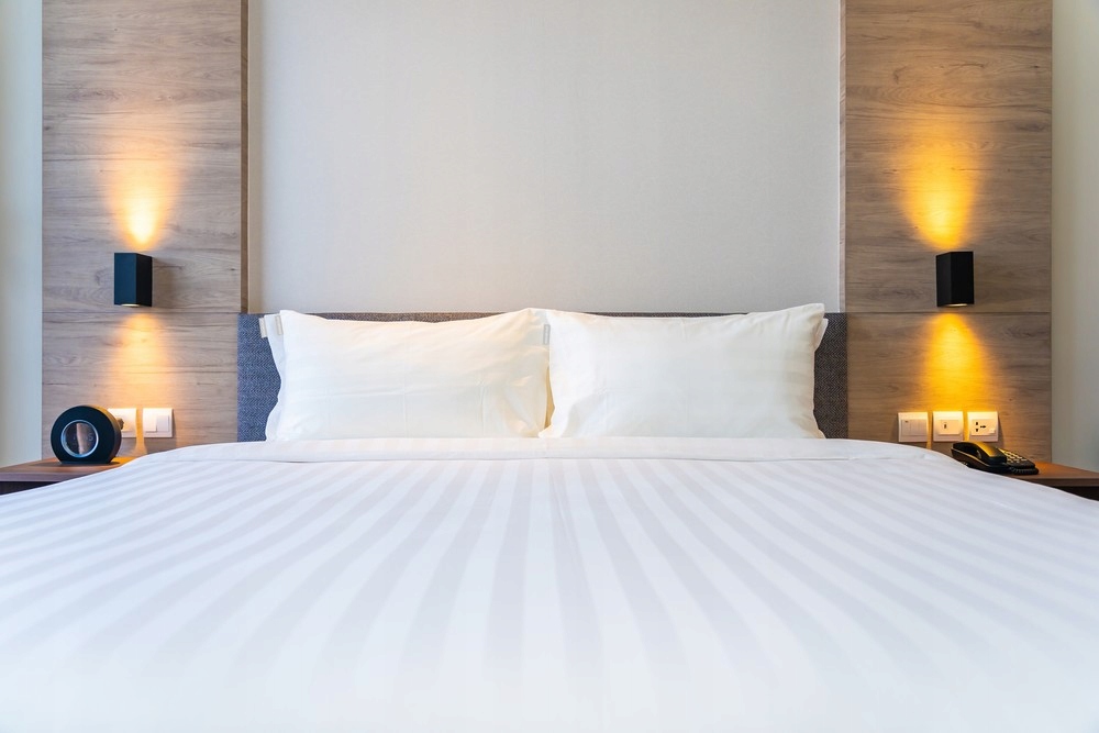 POŚCIEL HOTELOWA 160x200CM BIAŁA ADAMASZEK Materiał mikrofibra