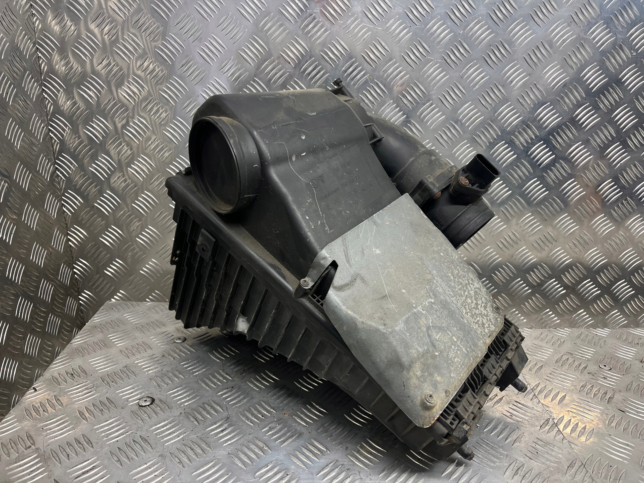 luftfiltergehäuse VOLKSWAGEN TOUAREG 7L0128607