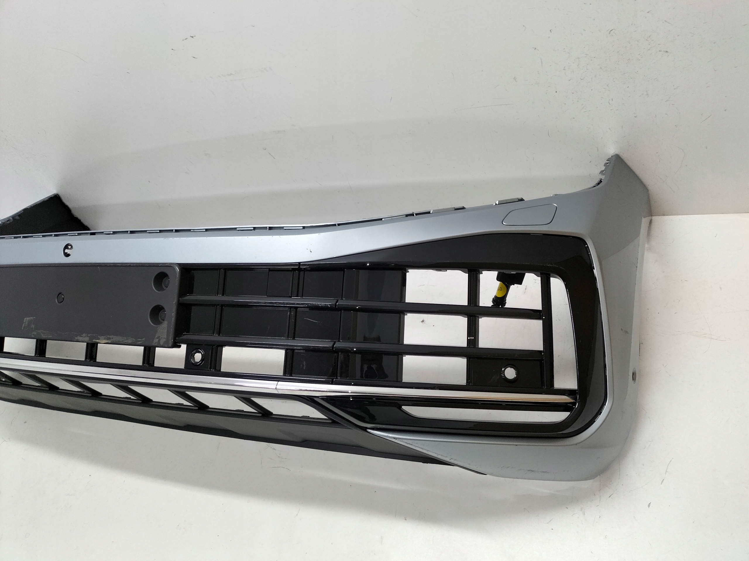 Frontstoßstange vorne VW TOUAREG III LIFT 23