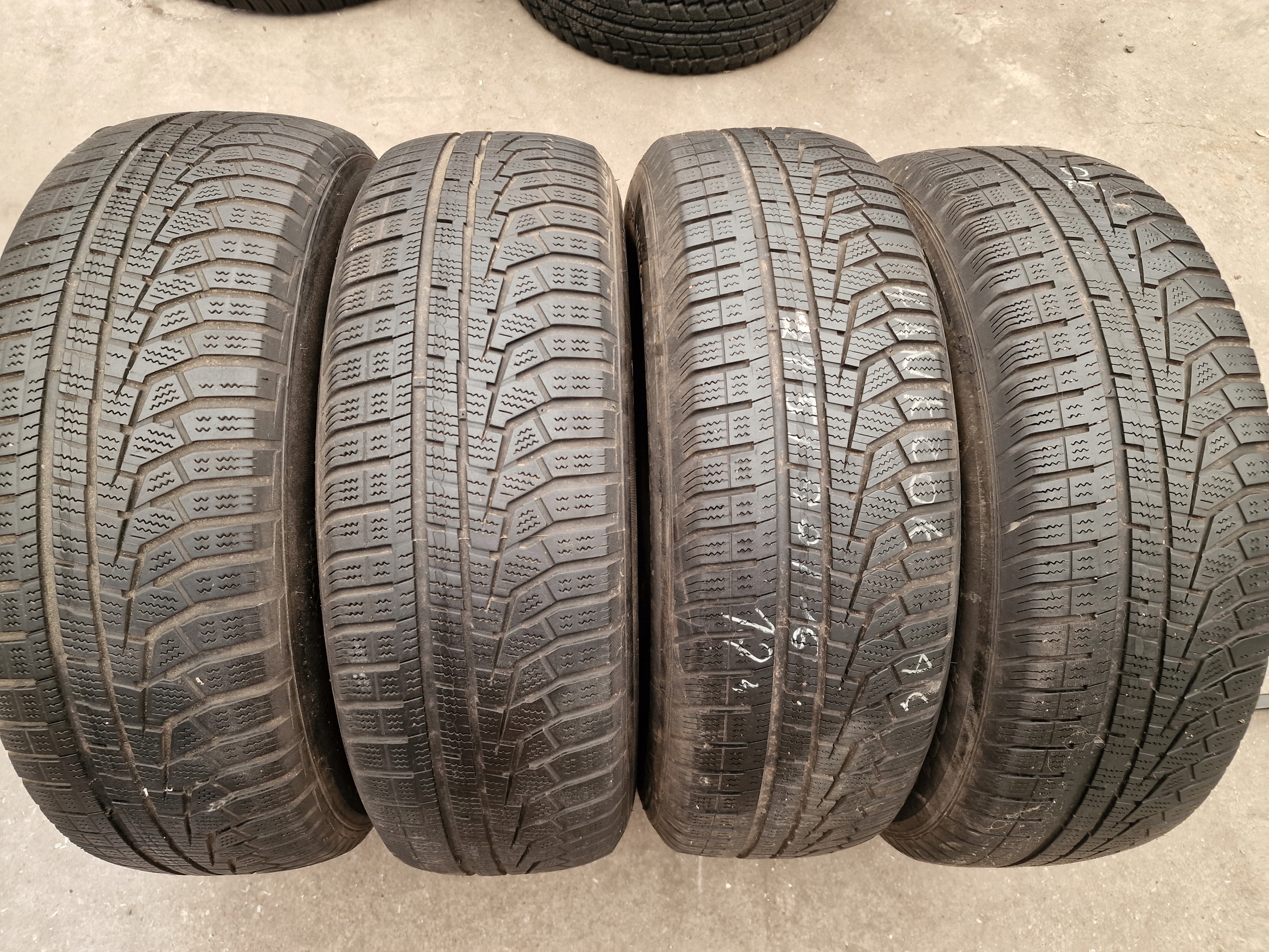 OPONY ZIMA HANKOOK WINTER I'CEPT EVO 215/70/16