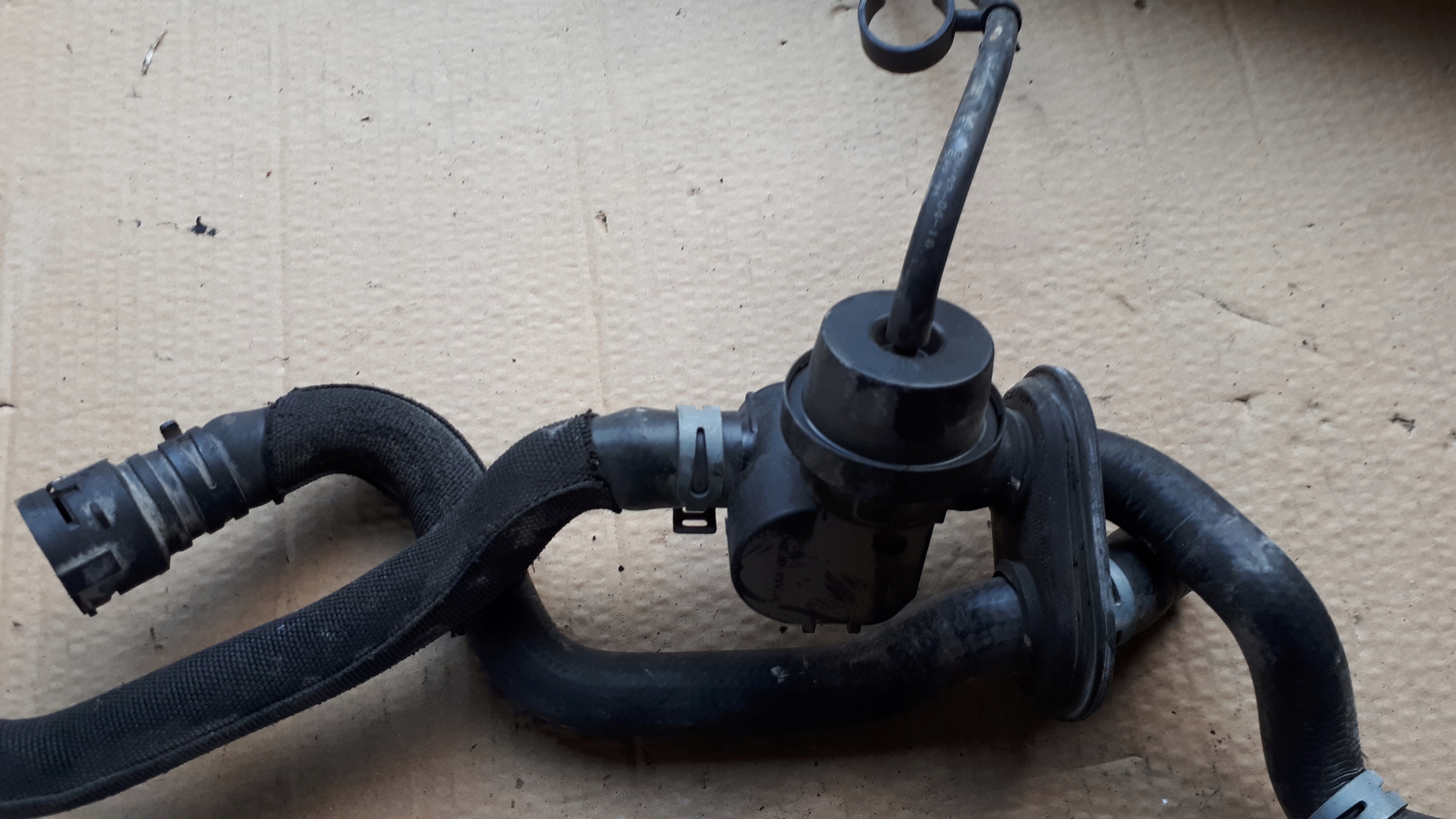 S4 B8 A4 VENTIL CRIJEVO VODE 3.0 TFSI S5 1J0819809