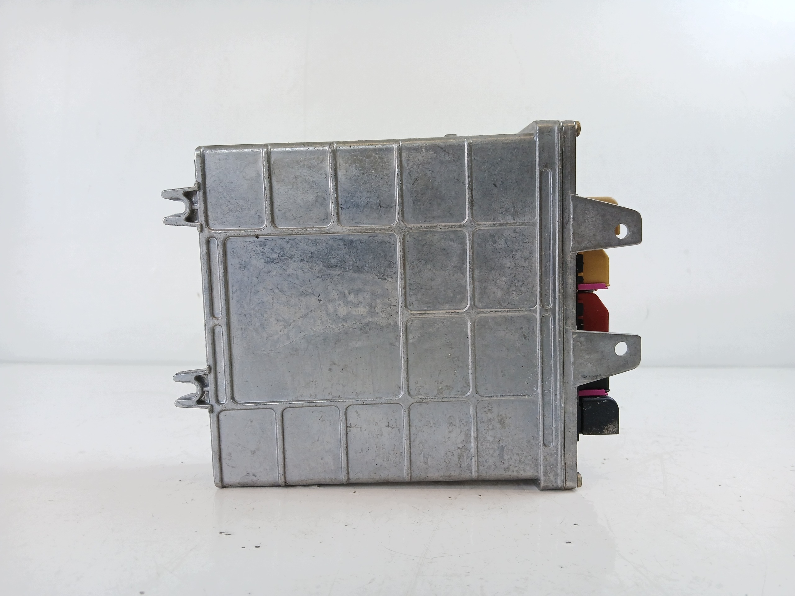 AUDI A4 B5 1.6 control unit of the engine 8D0907558A