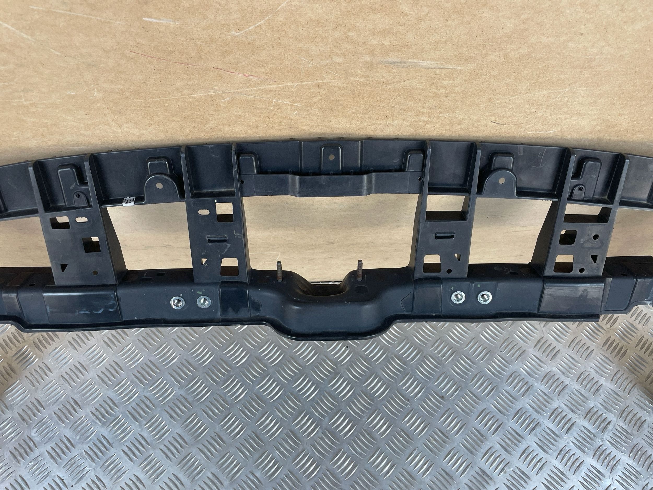 support panel for radiators pillar iron upper FORD MUSTANG VI MK6 LIFT 2018-2023