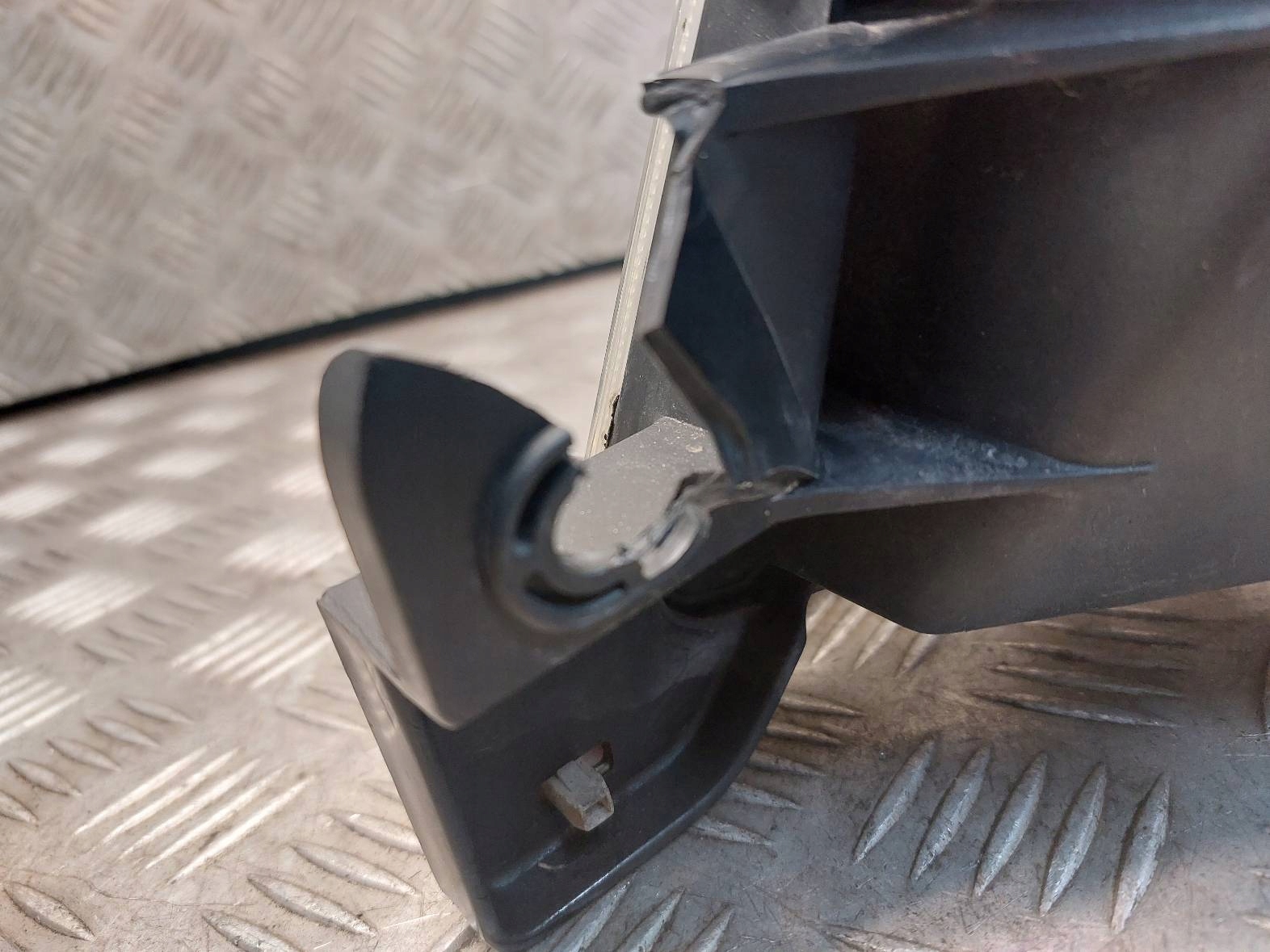 light REFLEKTOR right front + moulding SUBARU FORESTER and