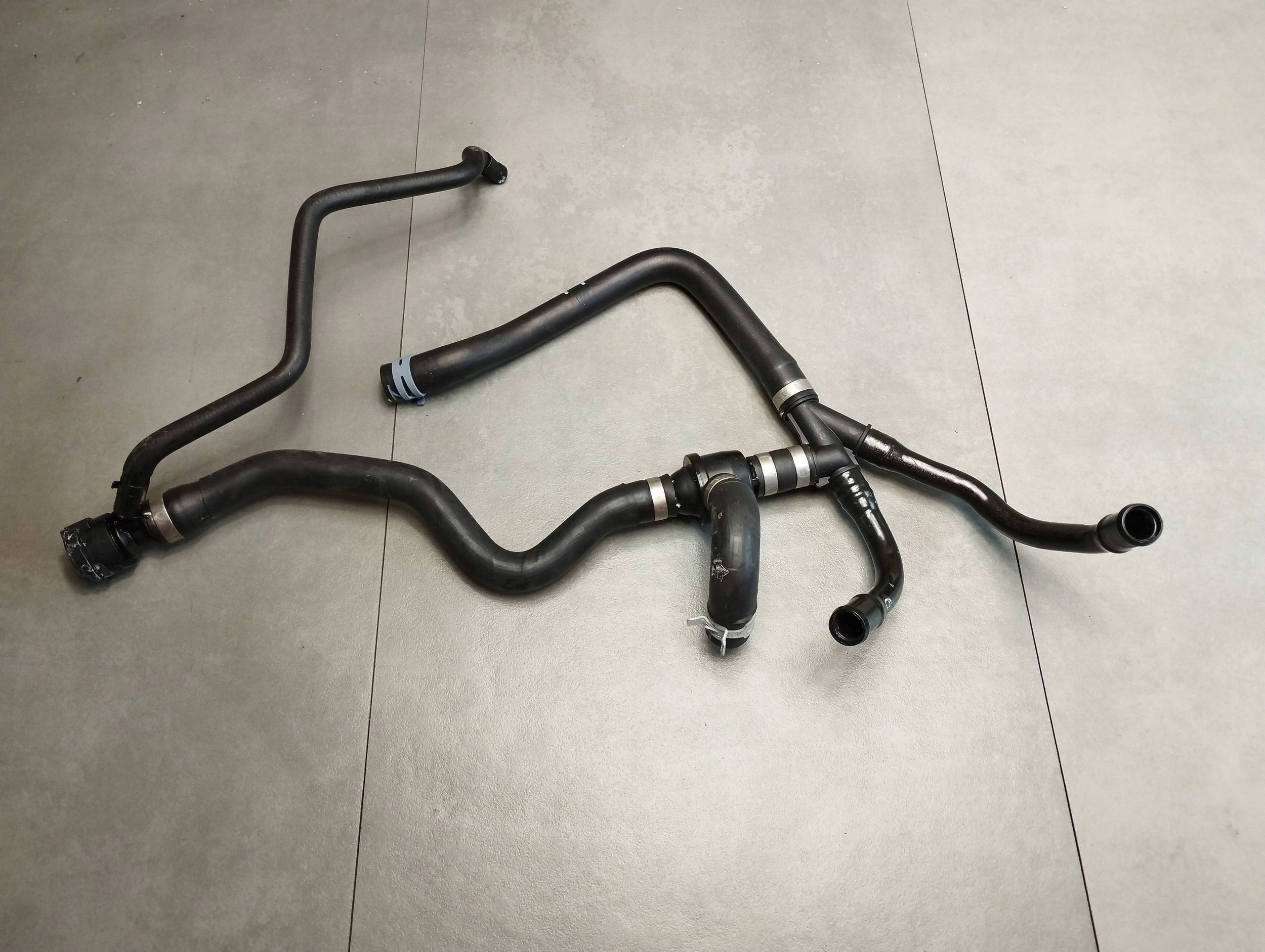 Audi Q4 e-tron hose cieczy chlodzacej 1EA122101CG