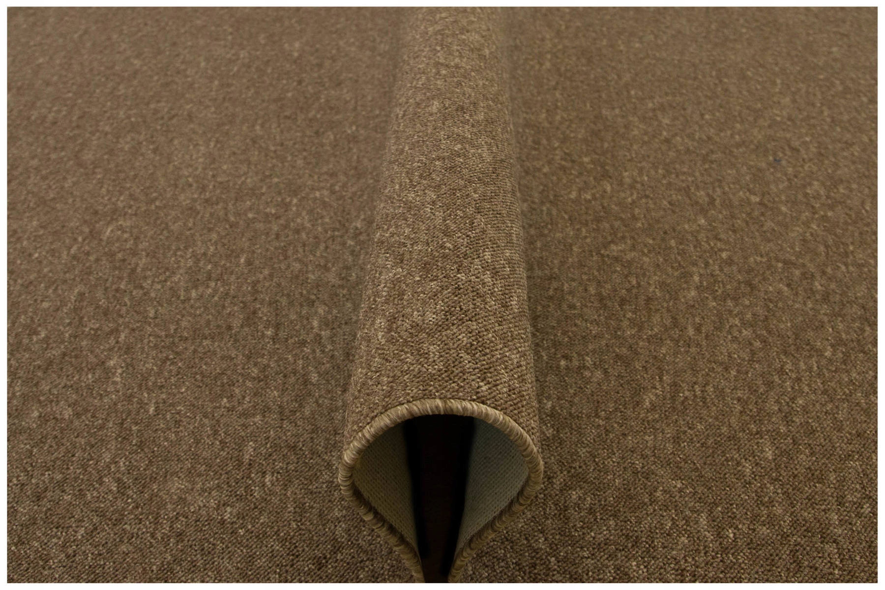 200x200 cm Trwały Brązowy Dywan Pętelkowy Turbo Z Atestem Na Wymiar