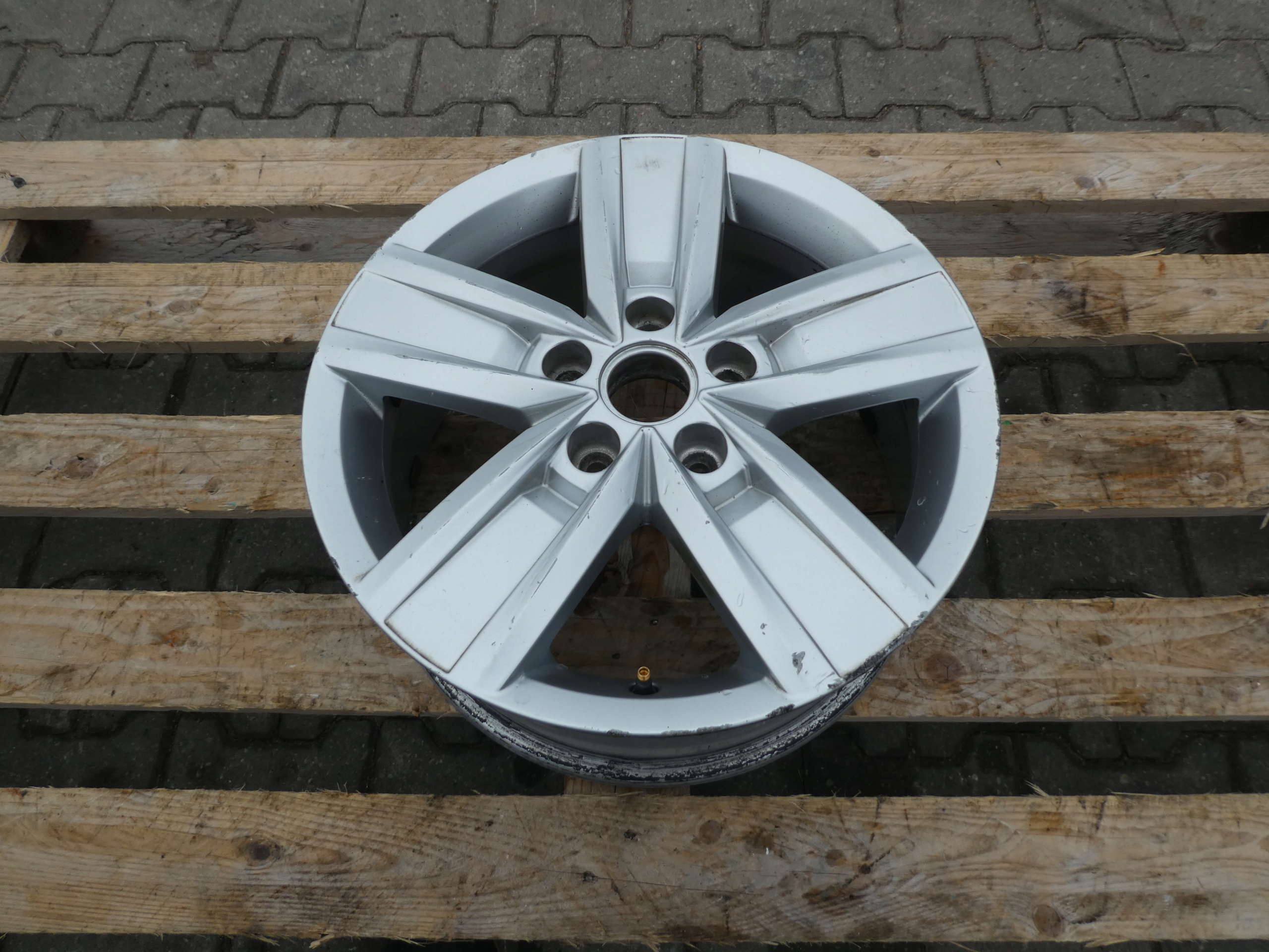 1X DISK HLINÍKOVÝ DISK VW 5X120 7E0601025P