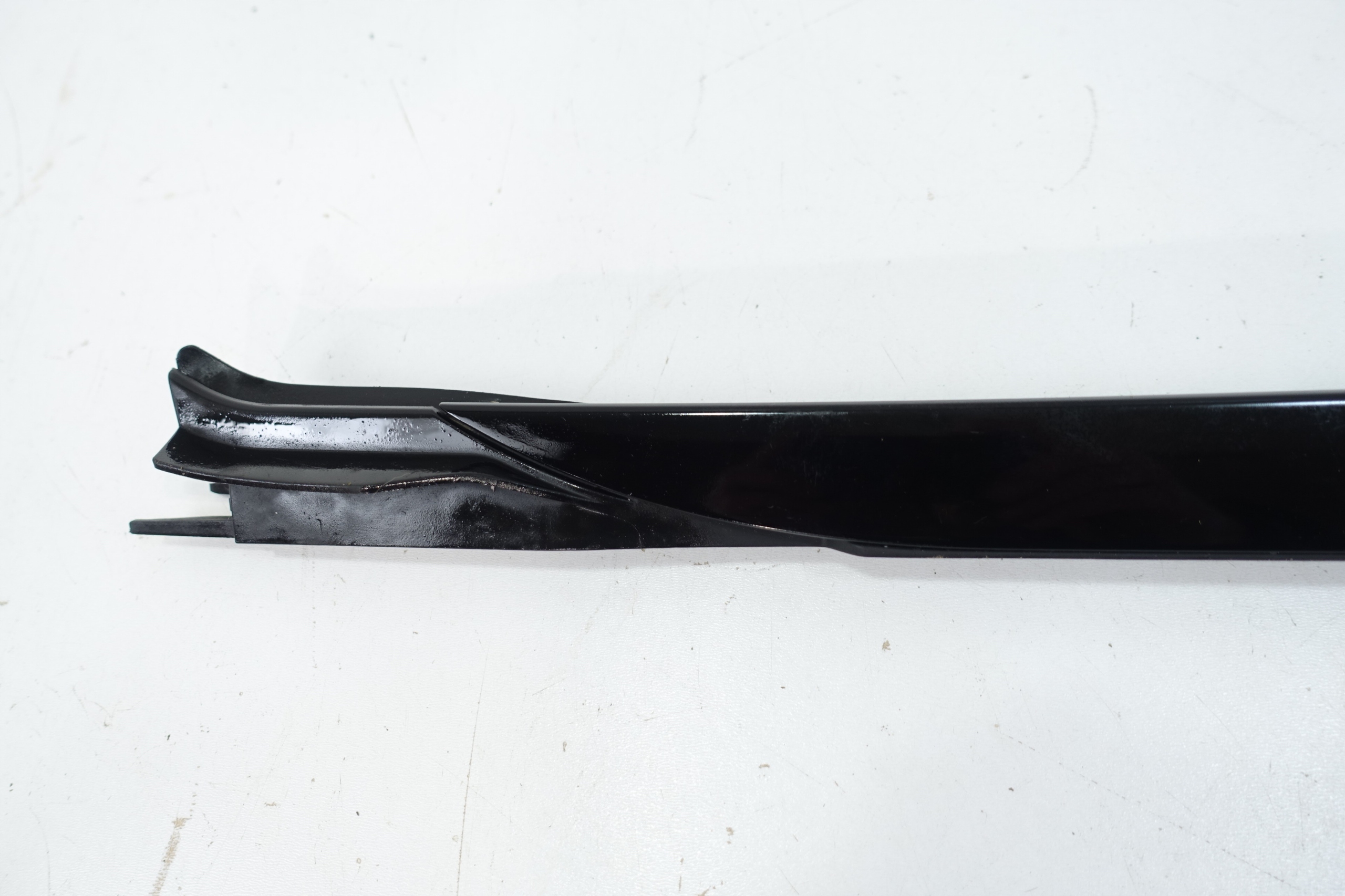 BMW X5 G05 2023- moulding windows CZOLOWEJ left front 7463527