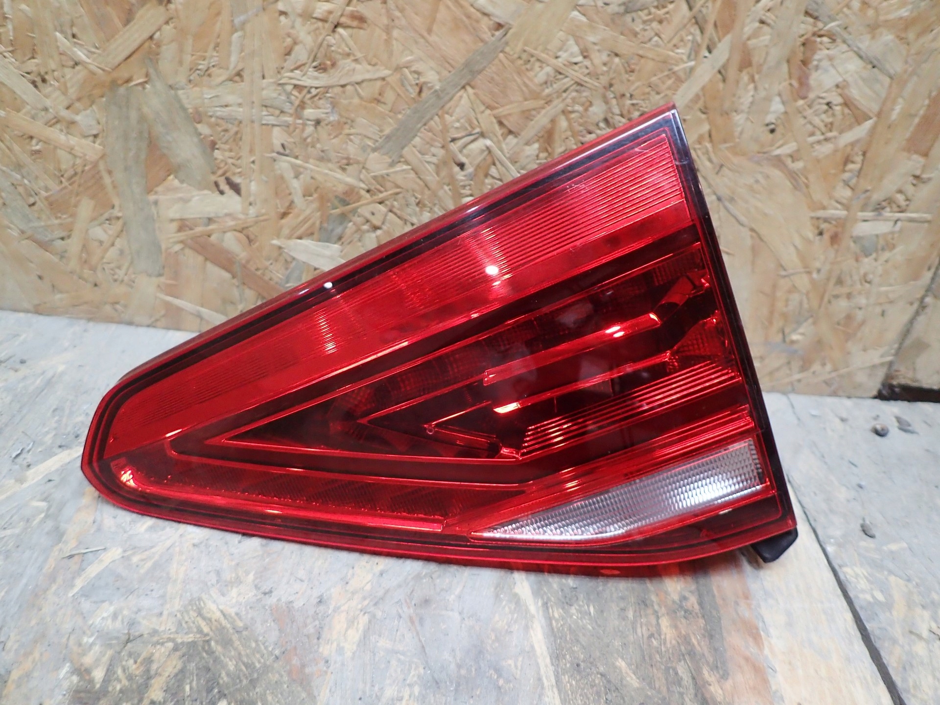 light right rear rear part VW TOURAN 3 III 5TA941308B