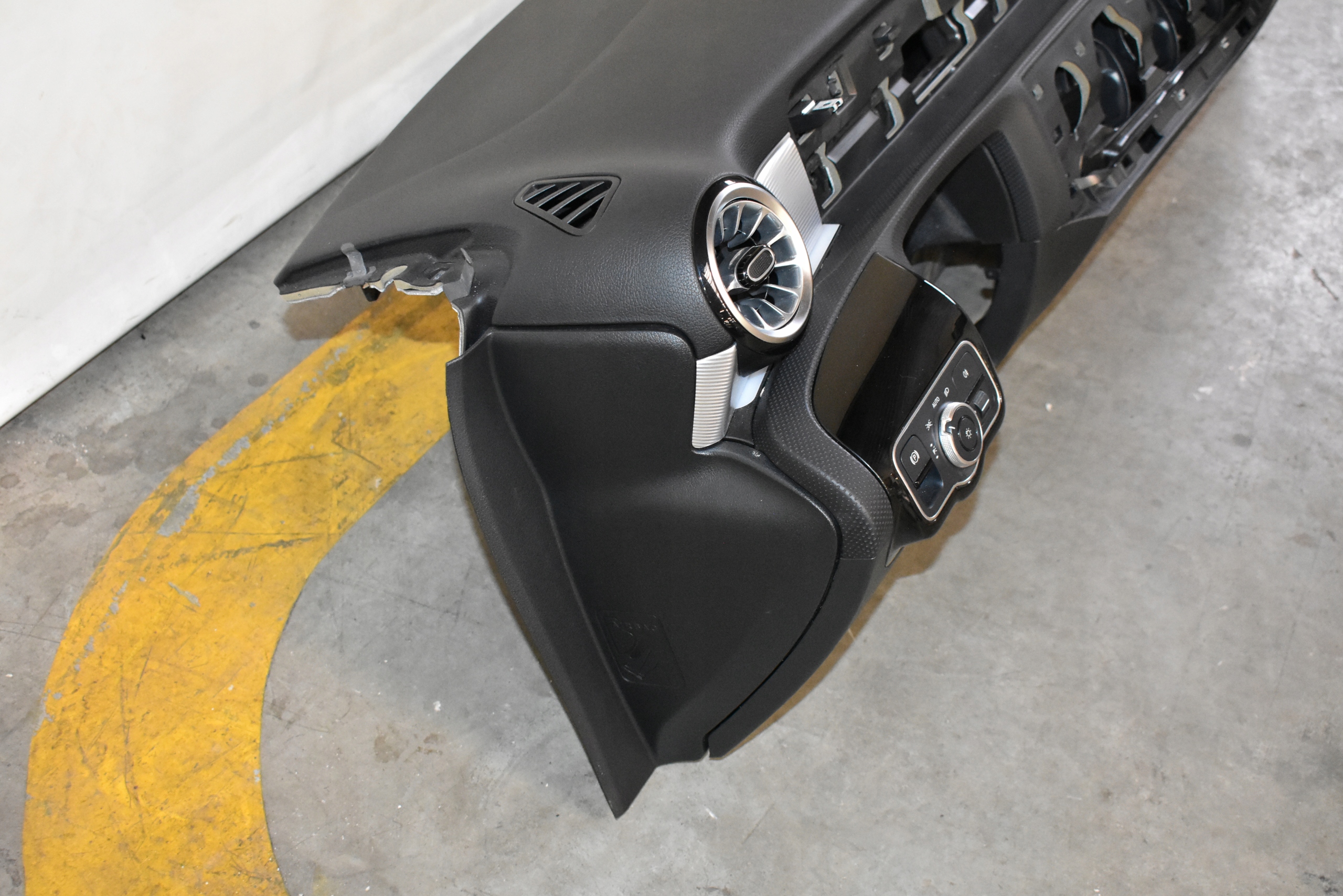 IDEALNA Console MERCEDES W177 1