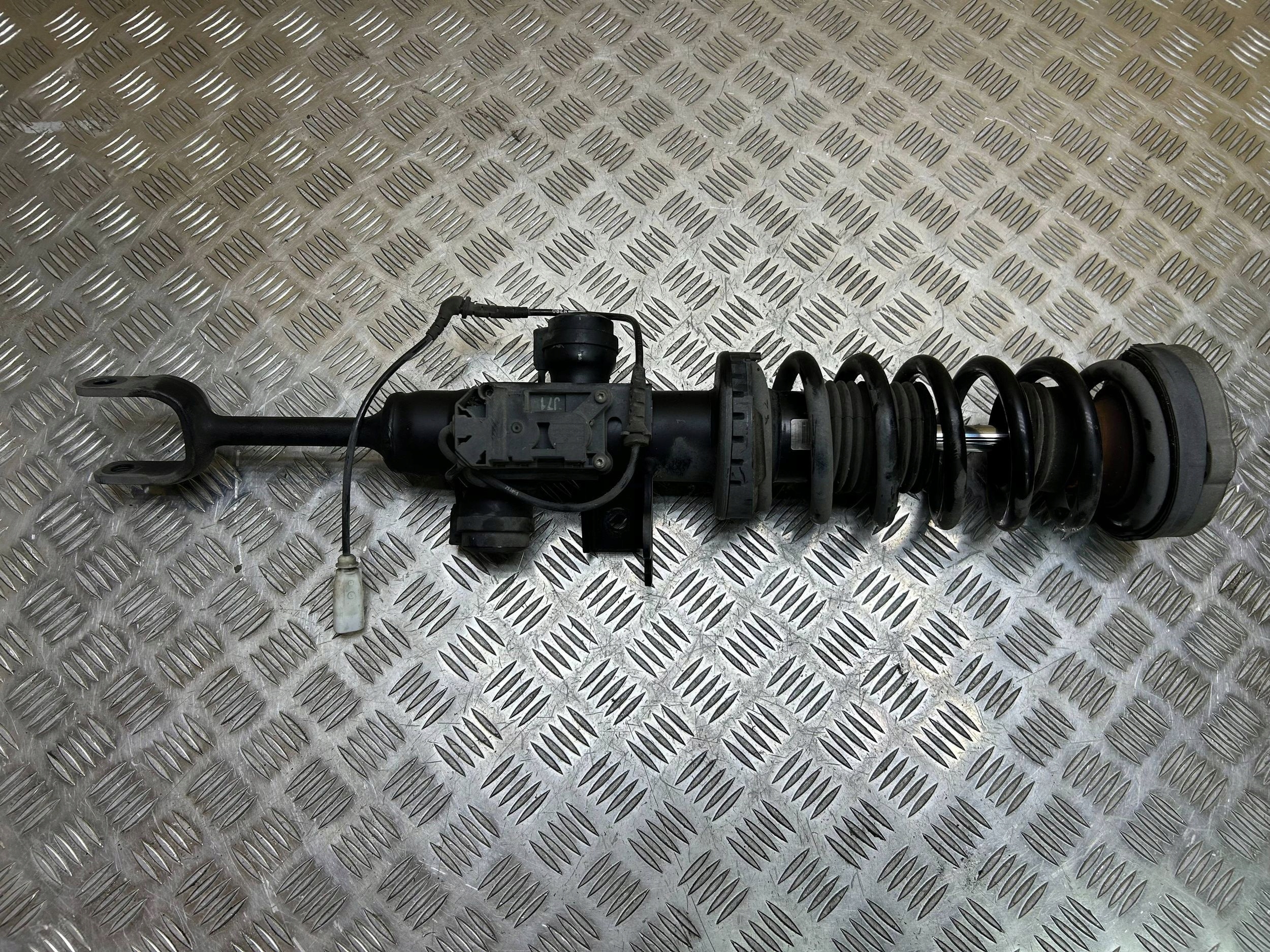 shock absorber front right VDC BMW 6 F06 Gran coupe 2013 6857696