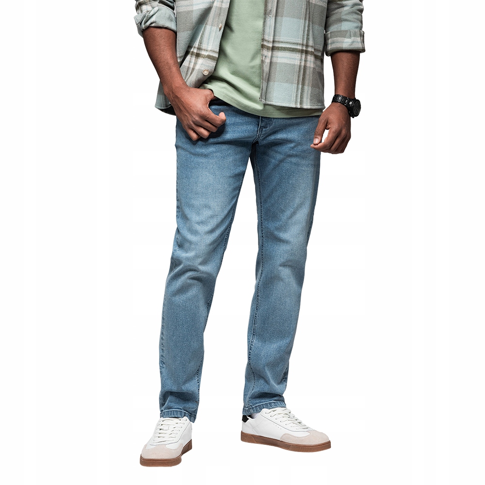 Světle modré pánské klasické džíny regular střihu Ombre OM-PADP-0217 V2 vel. M