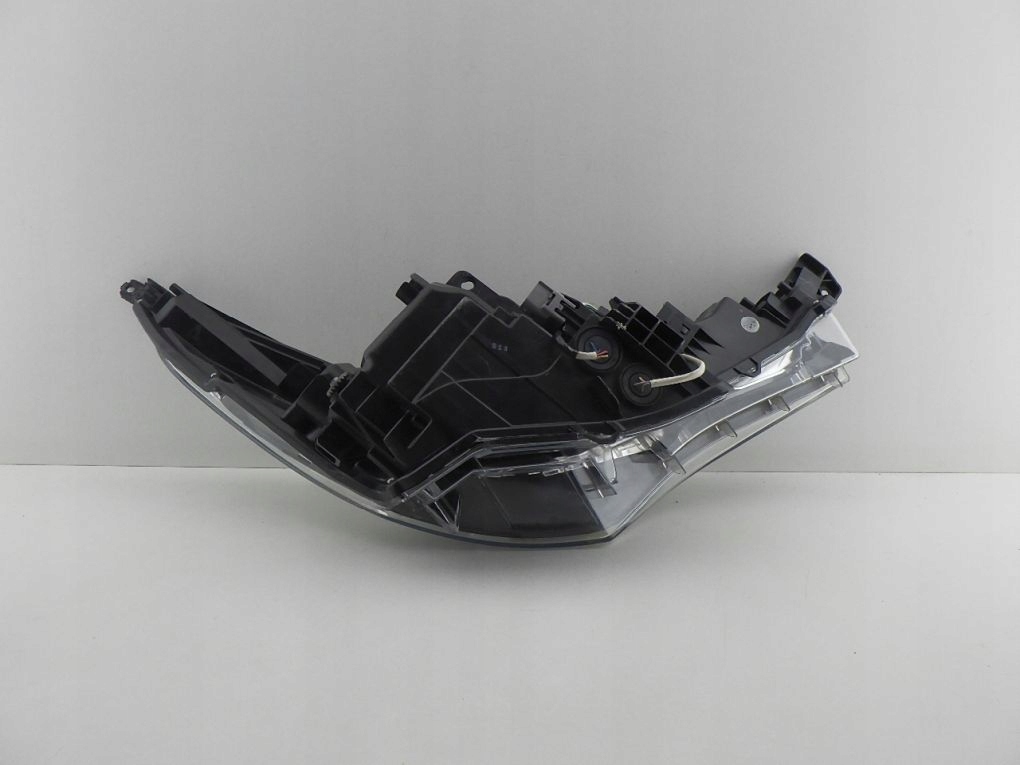 TOYOTA AVENSIS T27 LIFT T29 FULL LED light left front