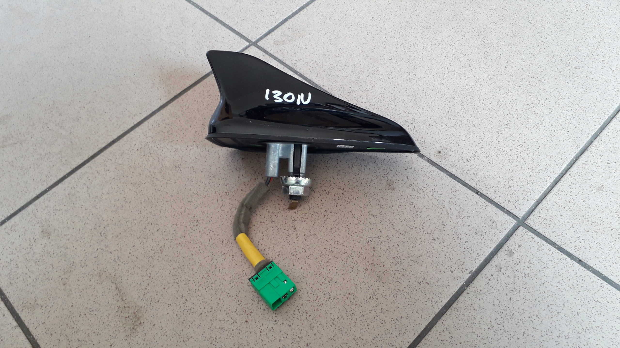 HYUNDAI i30 III N 18-антенна на крышу 96210-G4050EB