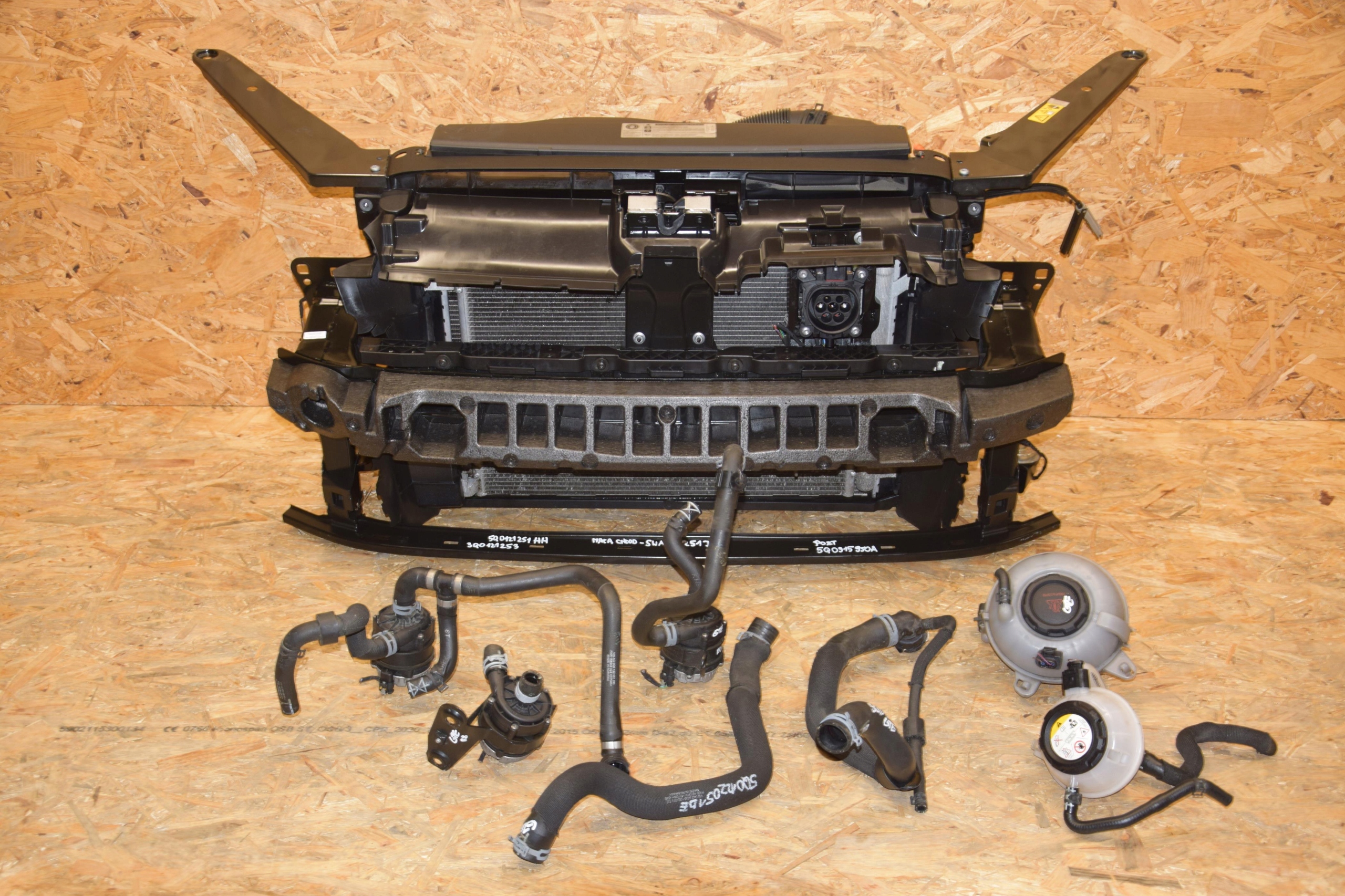 PAS PRZEDNI WZMOCNIENIE CHŁODNICE WENTYLATOR PORT PASSAT B8 GTE LIFT 1.4 B