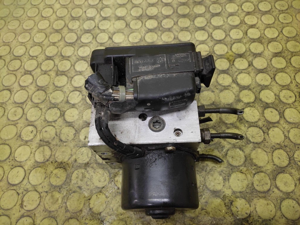 VW GOLF 3 pumpa ABS 3A0907379D