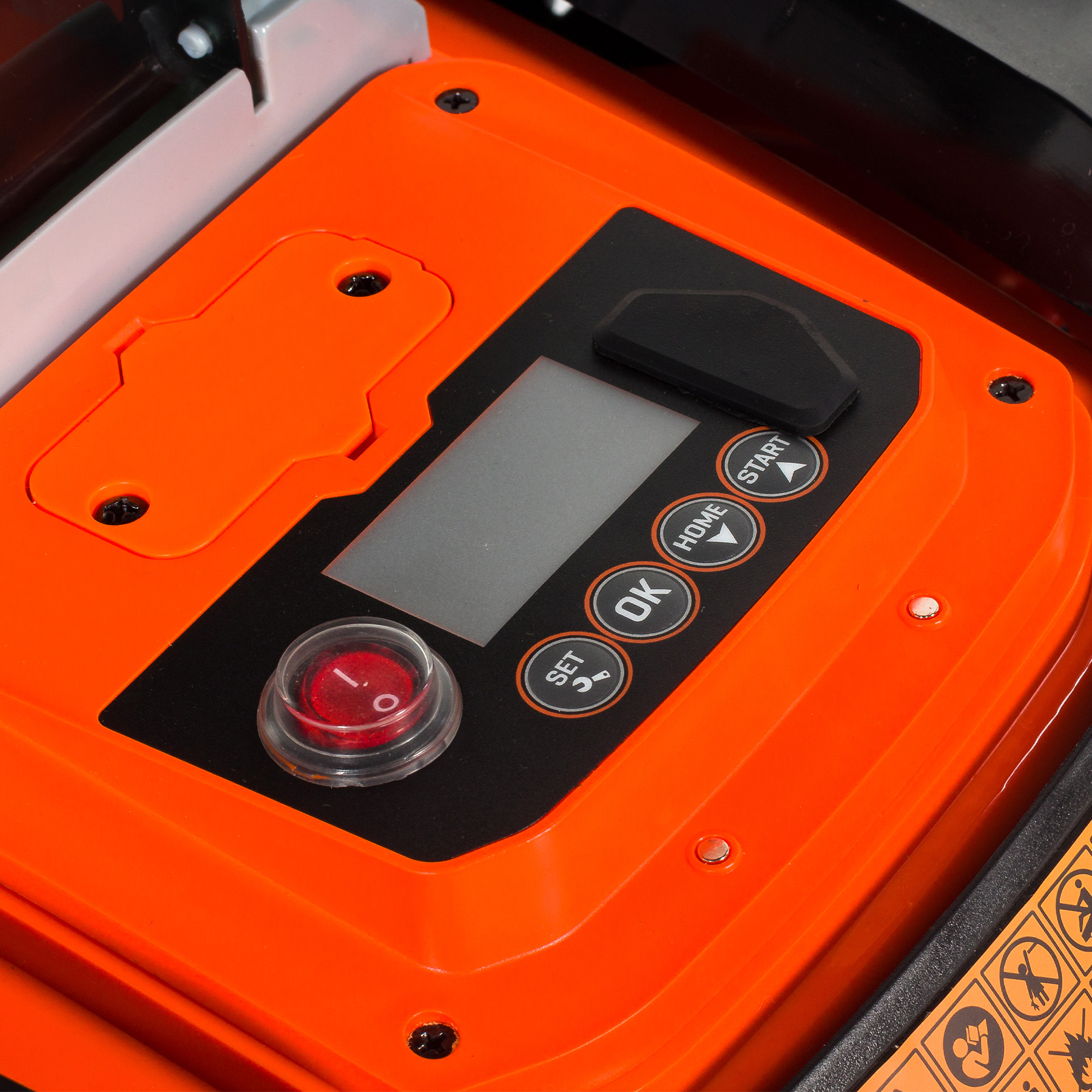 AUTOMATYCZNY ROBOT KOSZĄCY NAC RLM1500G2-NG Z CZUJNIKAMI ZDERZENIA DESZCZU Wydajność koszenia 1500 m²