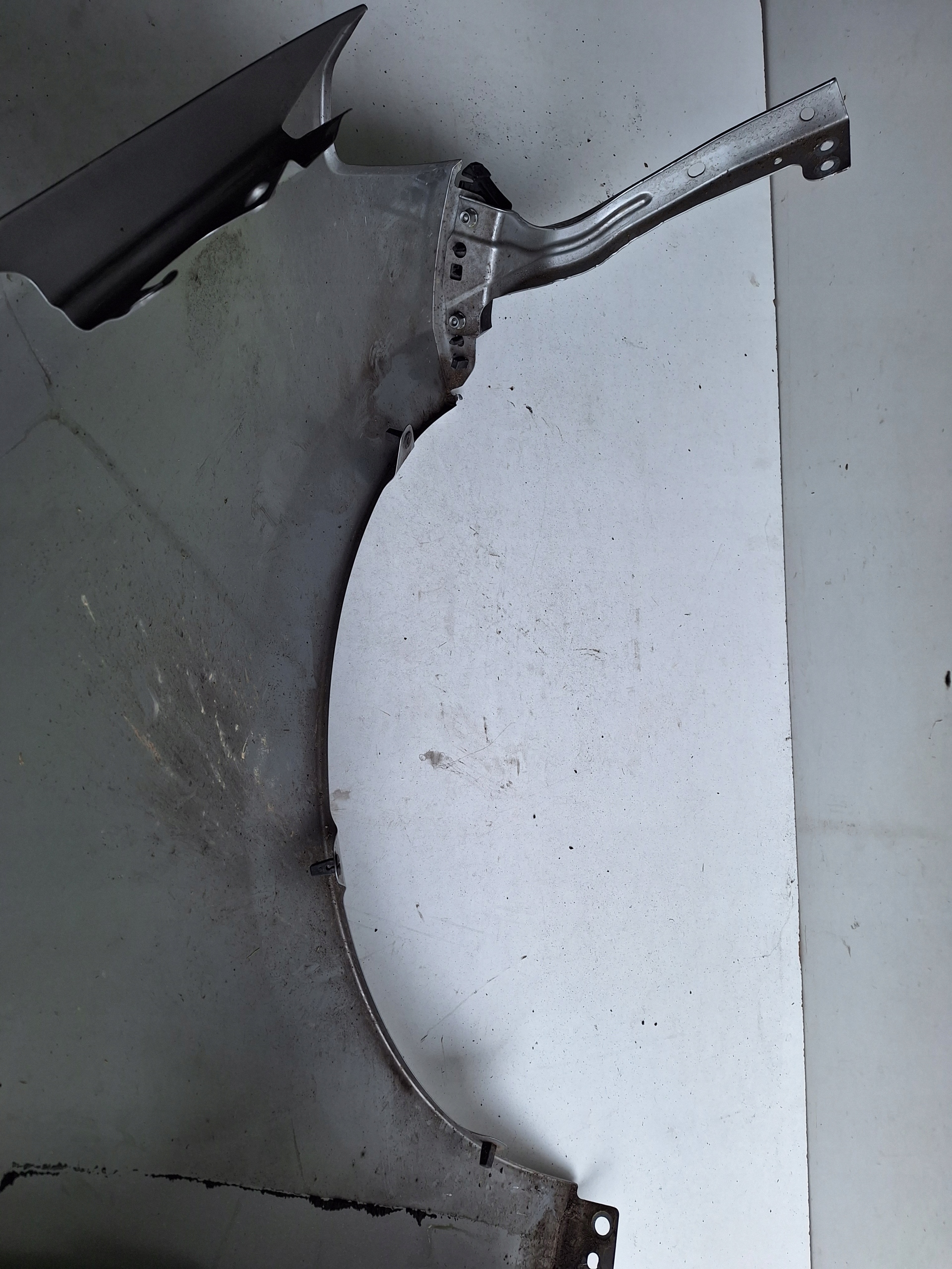 VOLKSWAGEN UP LIFT 16-22 Aile Gauche