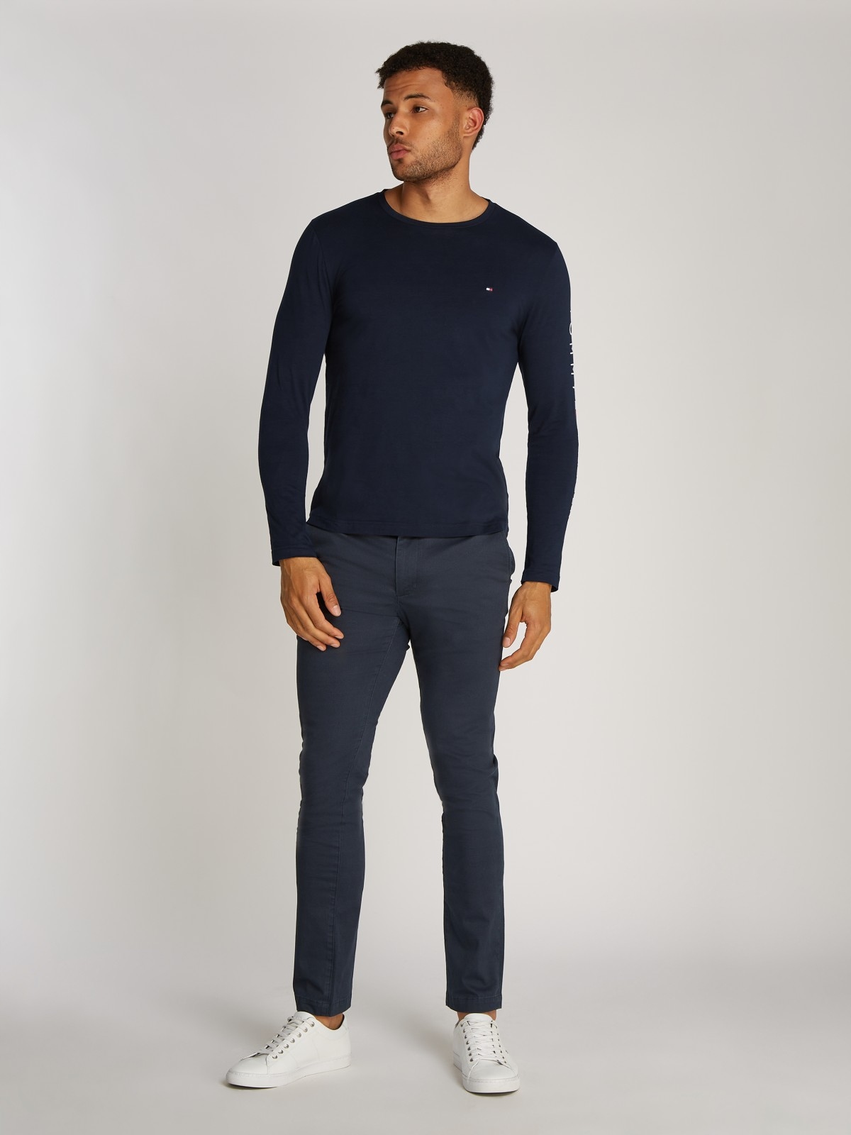 Pánské triko Tommy Hilfiger Logo Long Sleeve Tee