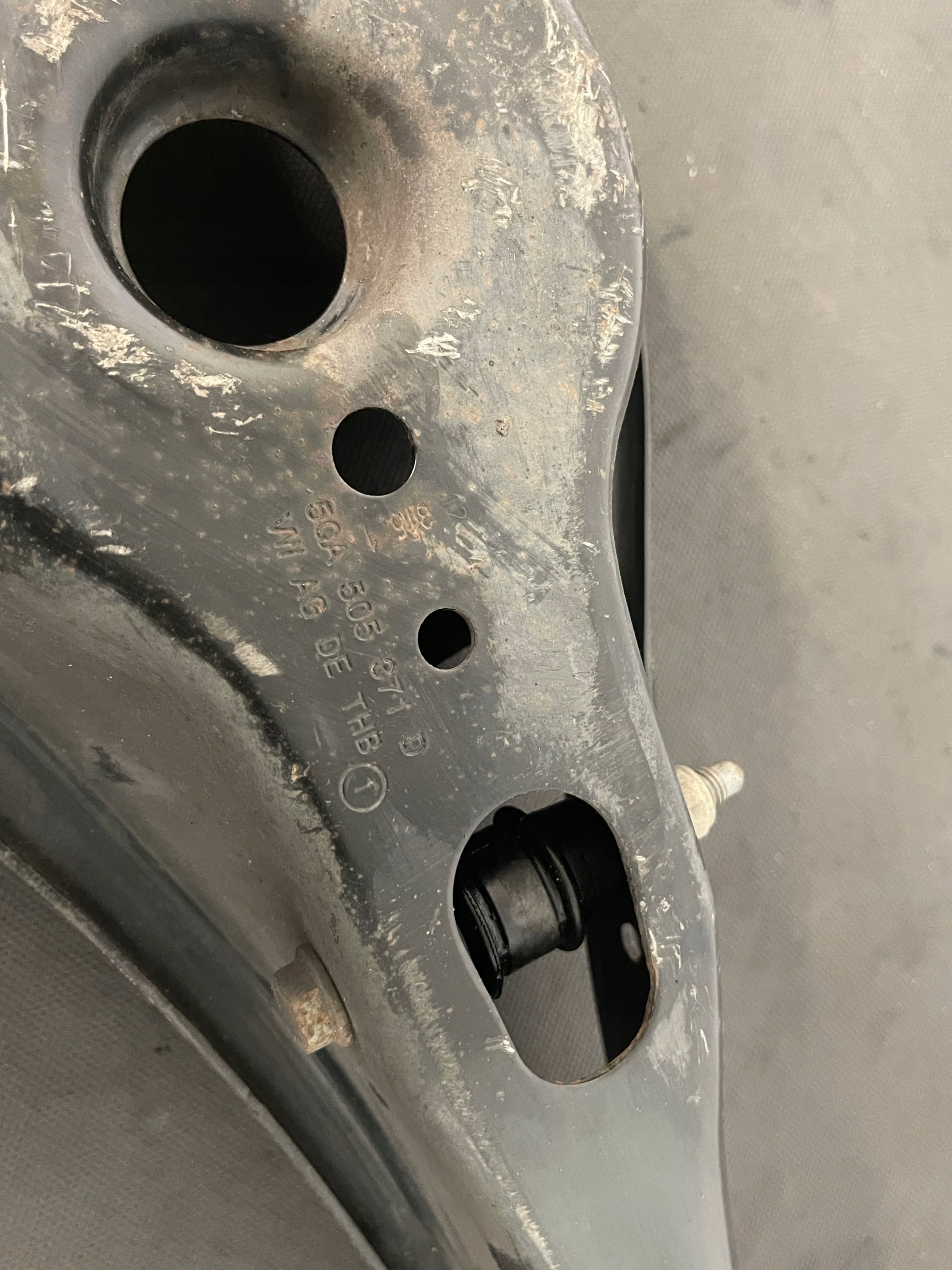 SKODA OCTAVIA 3 III KOMBI querlenker links heck 5QA505371D