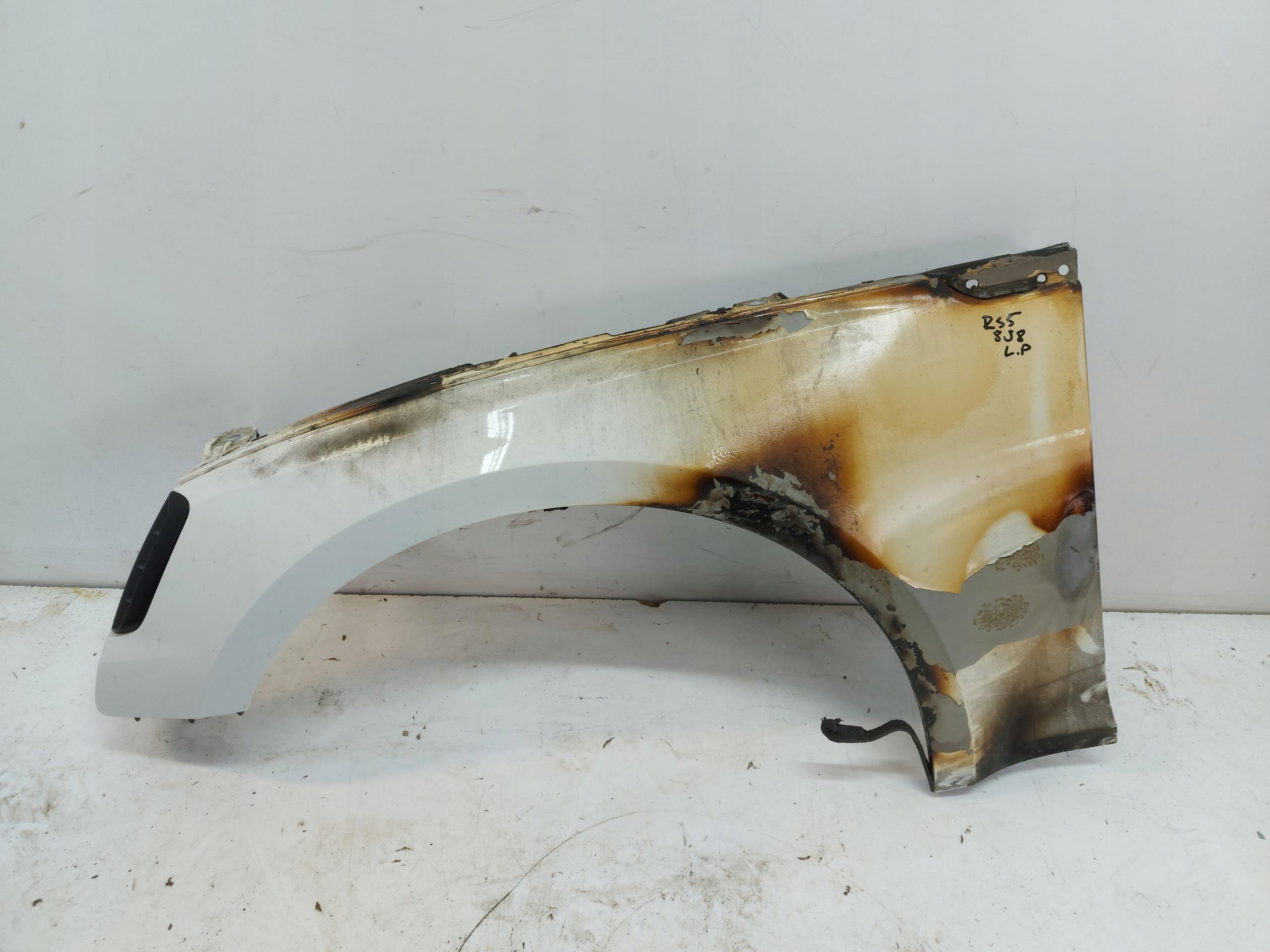 AUDI RS5 8W8 Błotnik przód lewy Numer katalogowy części AUDRS5Blot0321998