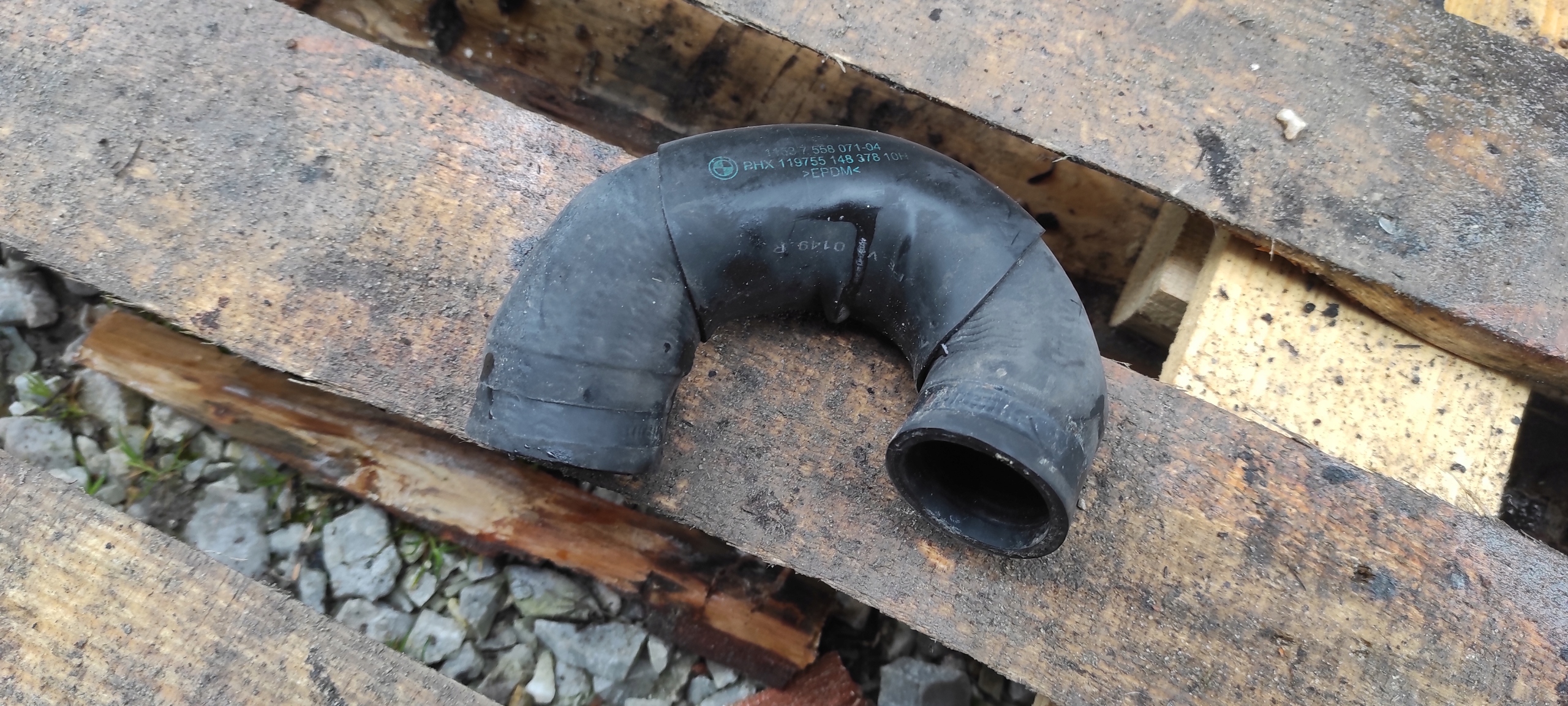 BMW E60 LCI E81 E87 E90 crijevo cijev prijenos vode N43 7558071