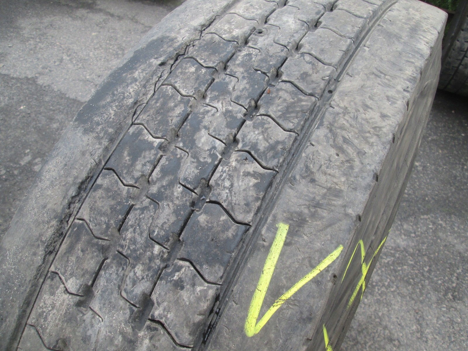 315 / 80R22. 5 Dunlop SP346 Передня шина