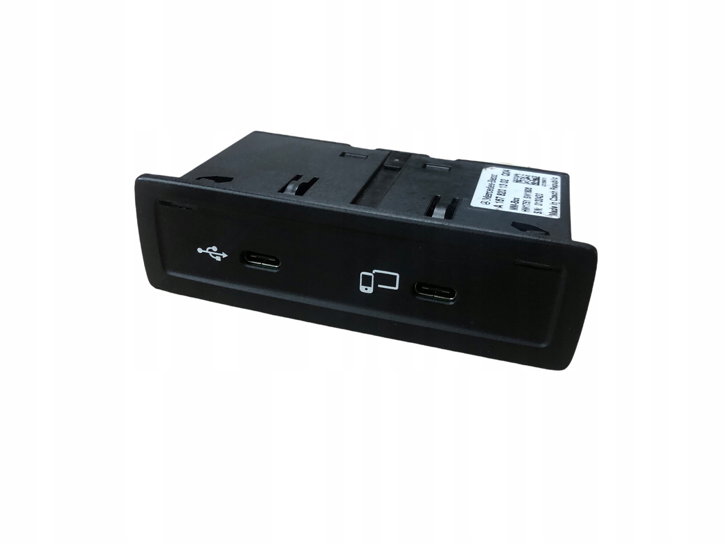 PORT USB LADOWANIA MERCEDES W167 1678201302
