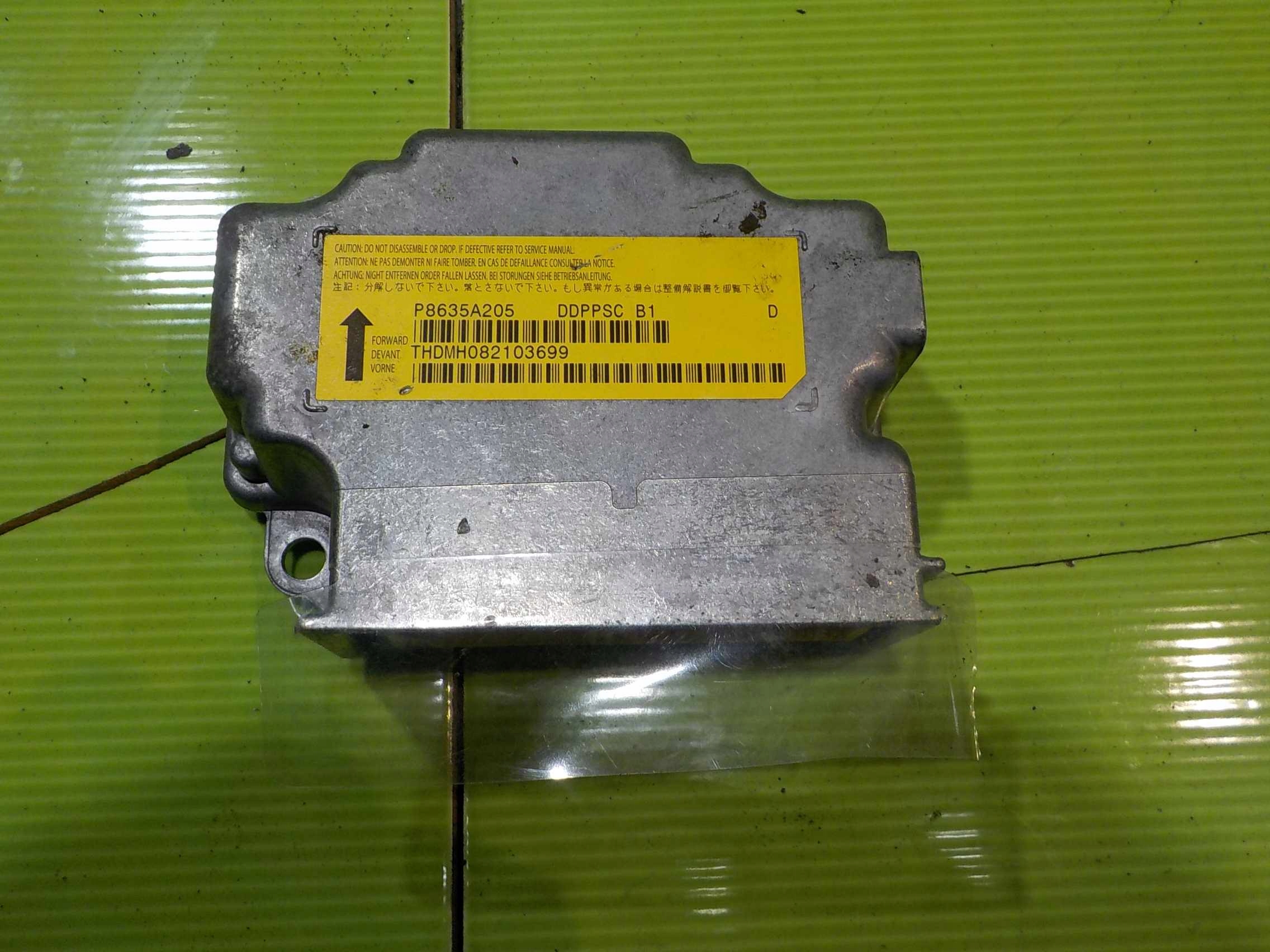 OUTLANDER II LIFT 12R Sensor AIRBAG P8635A205