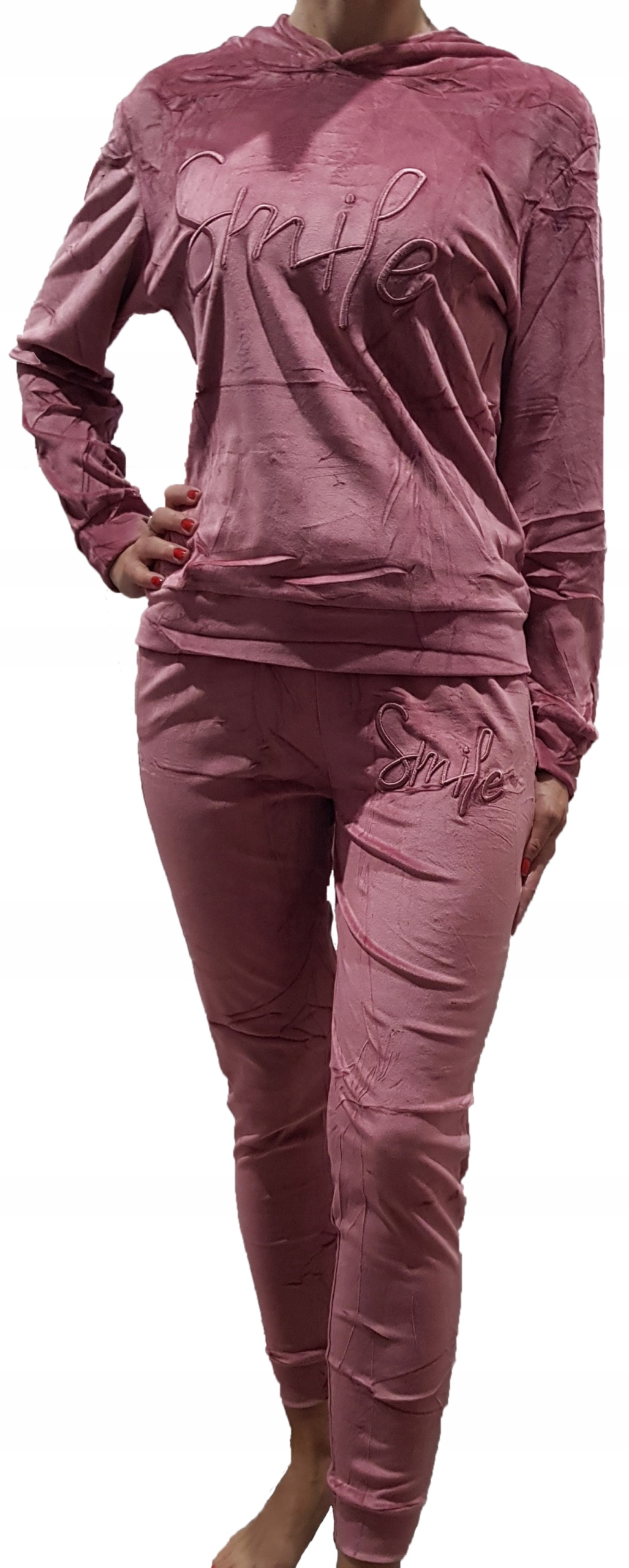 

Komplet Dresowy welurowy z kapturem, napisem L/XL