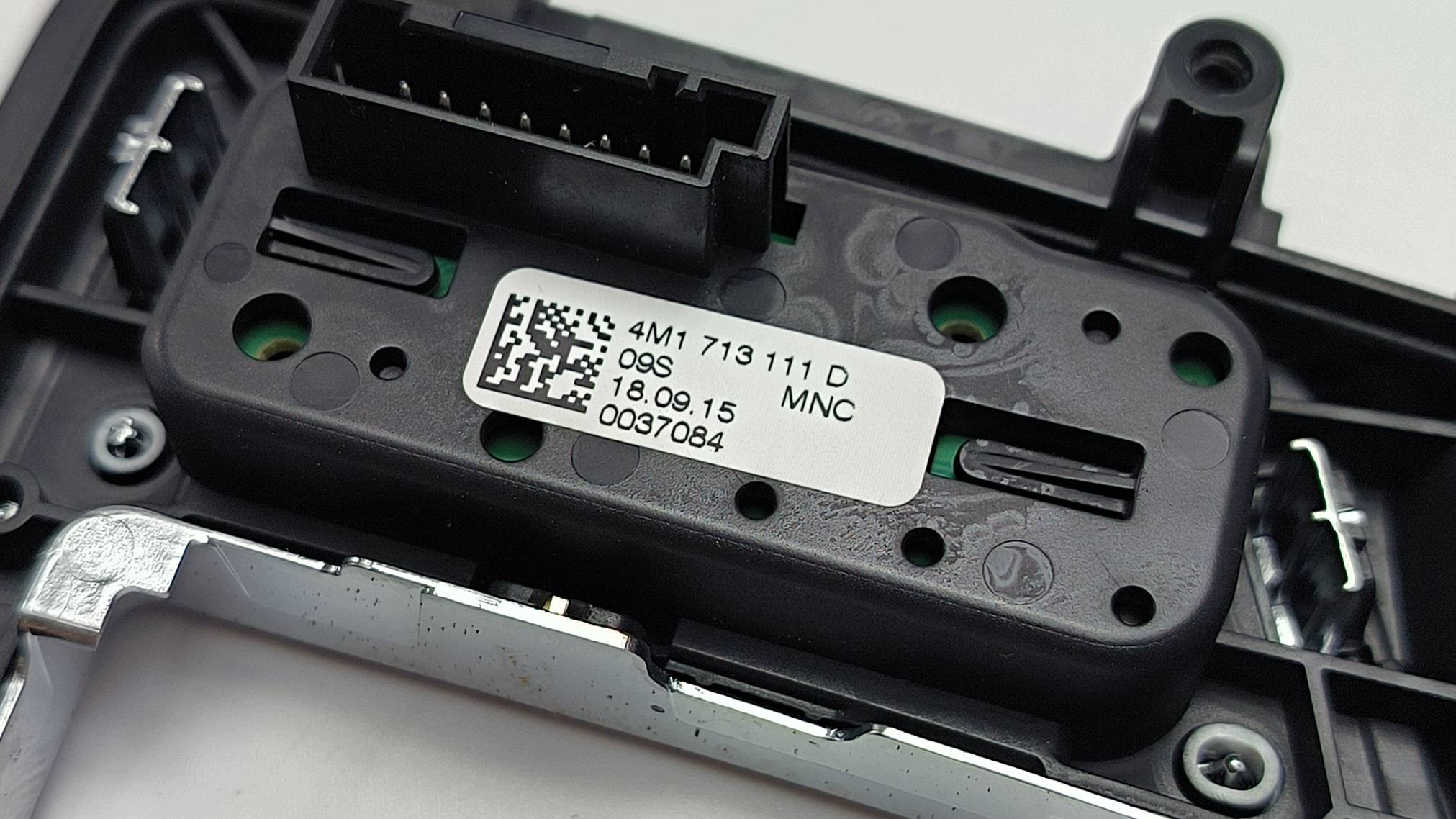 DEKOR moulding 4M1713111D AUDI Q7 II 4M