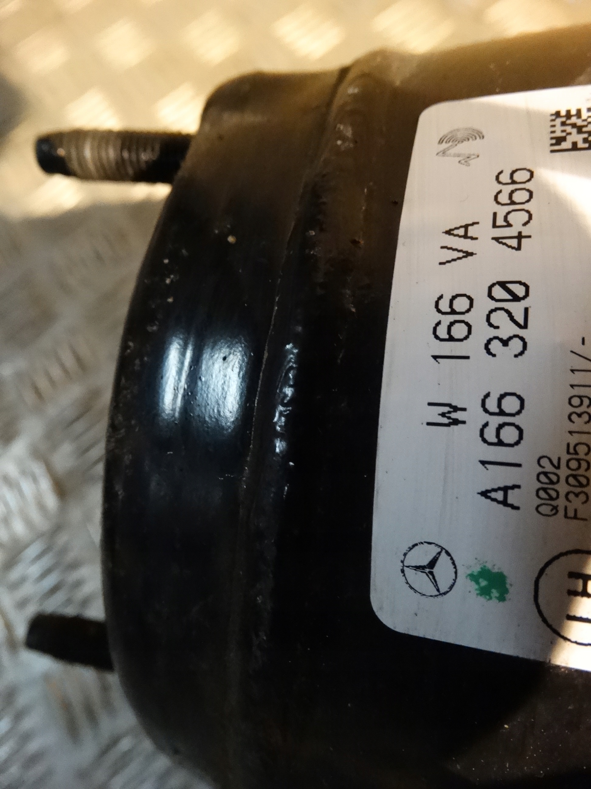 perfect condition shock absorber front left MERCEDES W166 1 9
