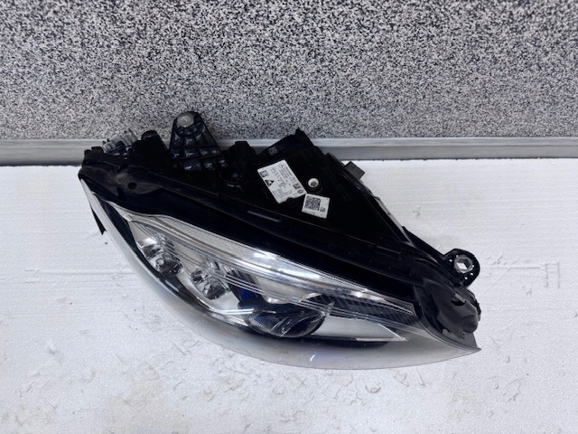 light right Mercedes C Klasa W205 LIFT Multibeam Led Full Led