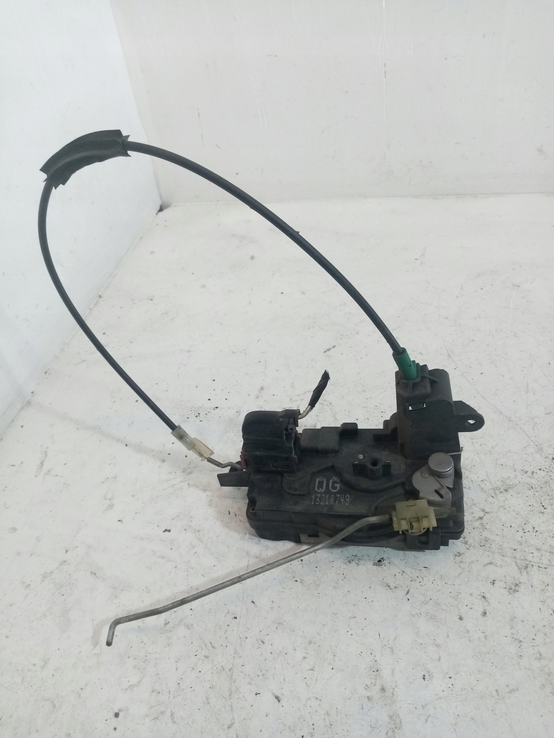 lock door right front OPEL ASTRA H 13210749