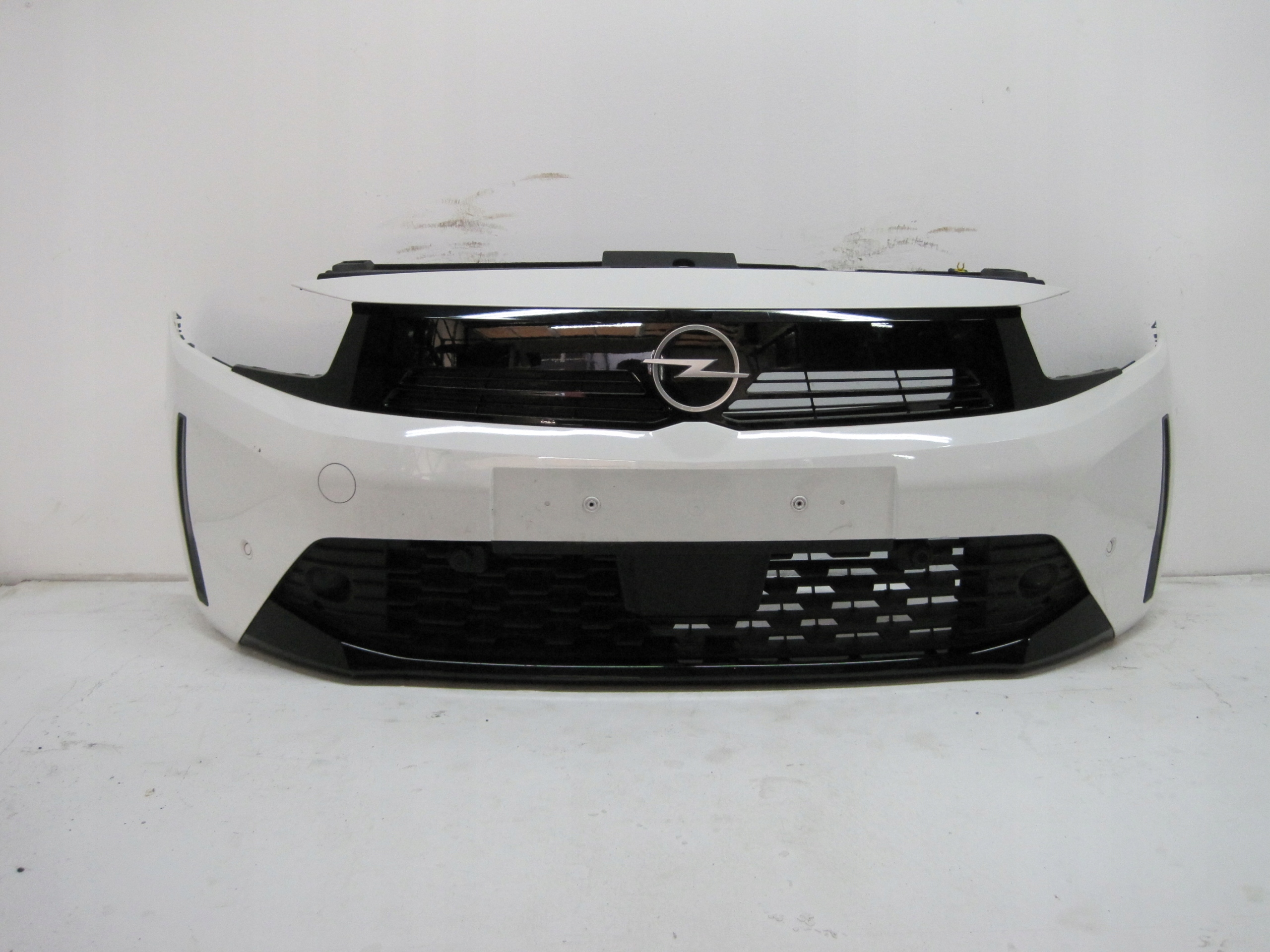 nárazník OPEL CORSA F 6 PDC 24R předek přední