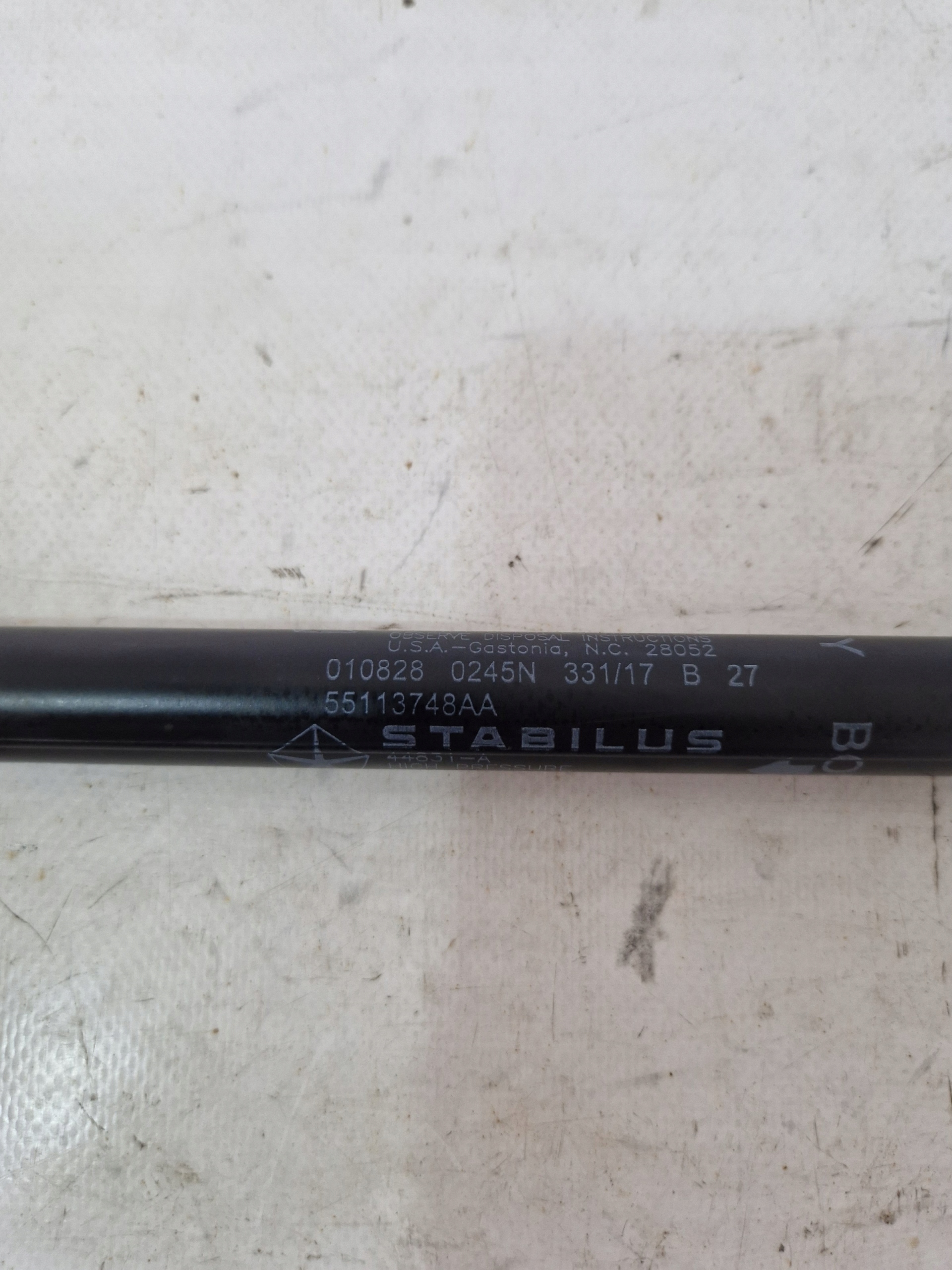 Dodge Durango III amortizer amortizer haube 55113748AA