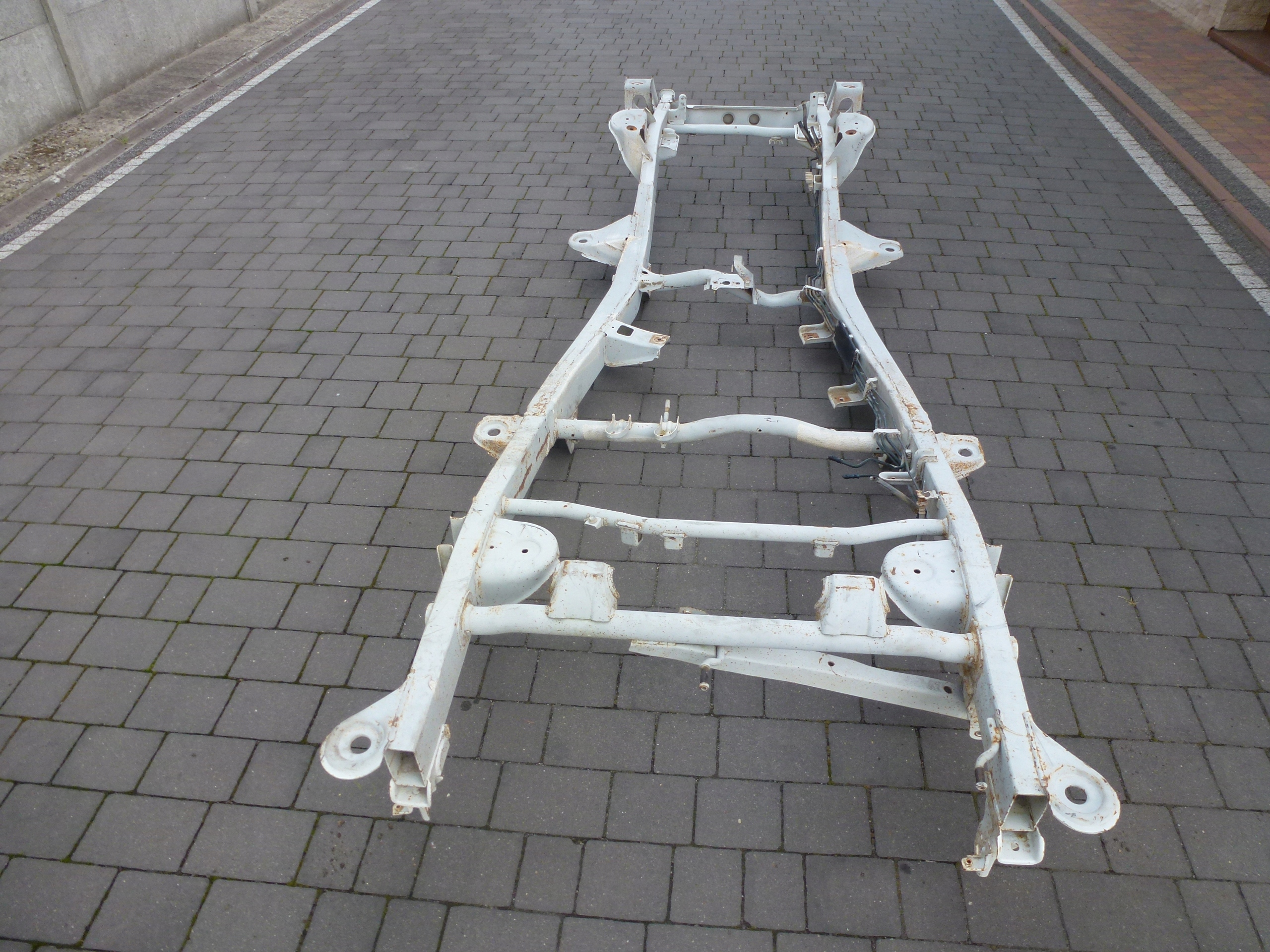 RAMA SUZUKI JIMNY III 1.3 16V EUROPA STAN BDB ZDROWA