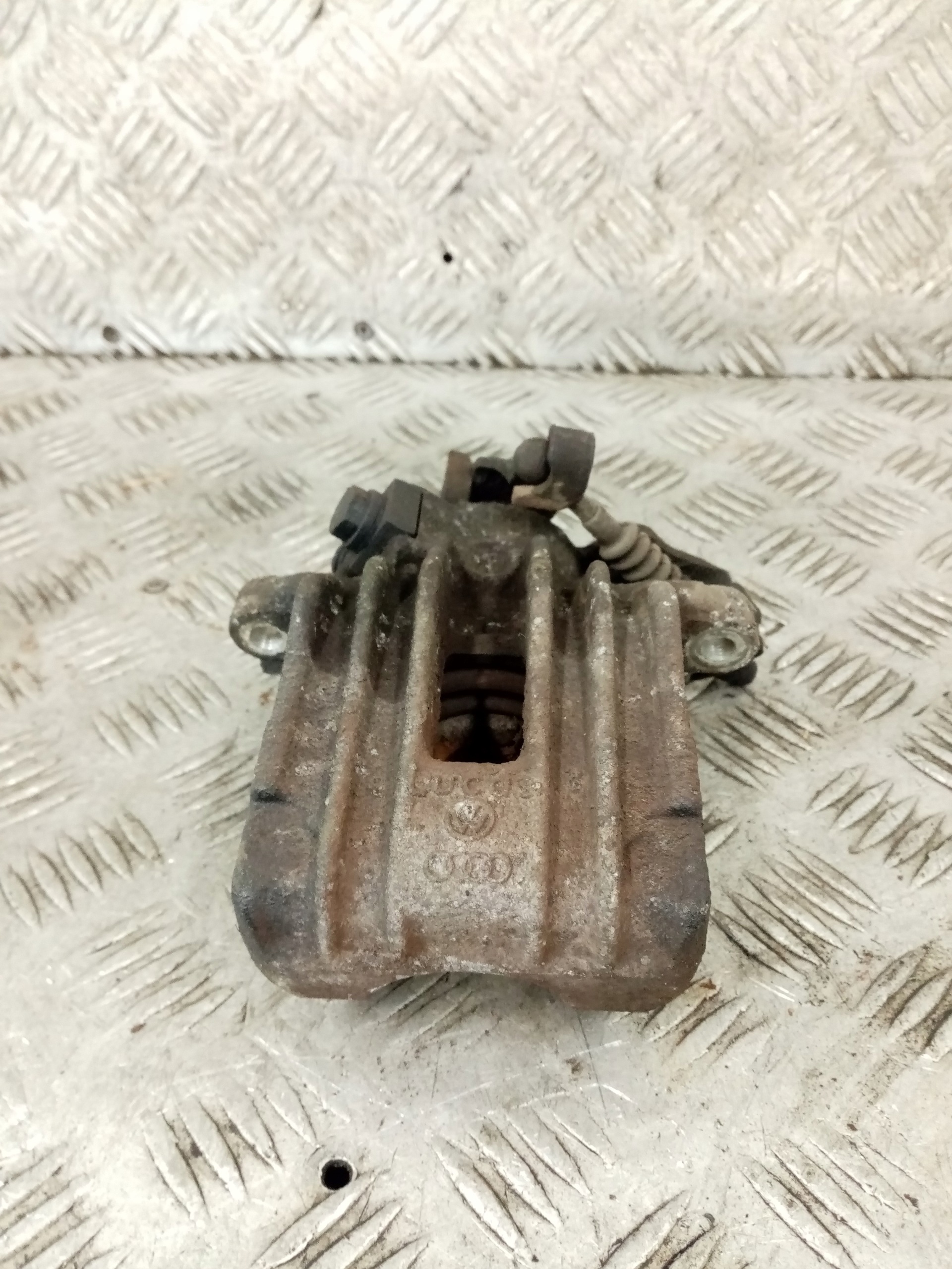 caliper brake left rear part rear VOLKSWAGEN NEW BEETLE