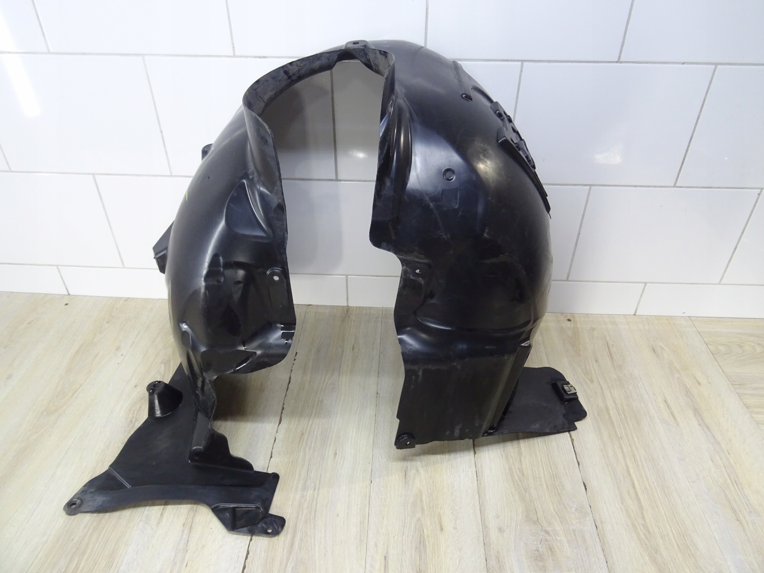 NADKOLE LEWY PRZÓD MERCEDES GLA W156 A1566907300