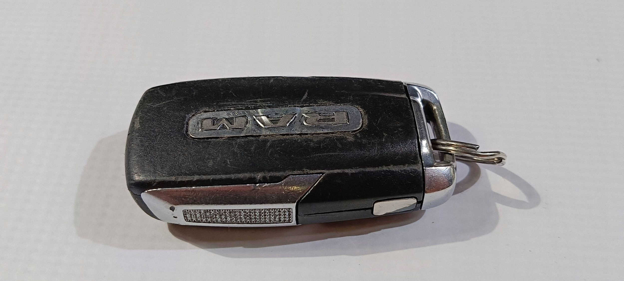 klíček pilot Dodge RAM 2019- 68291689AD