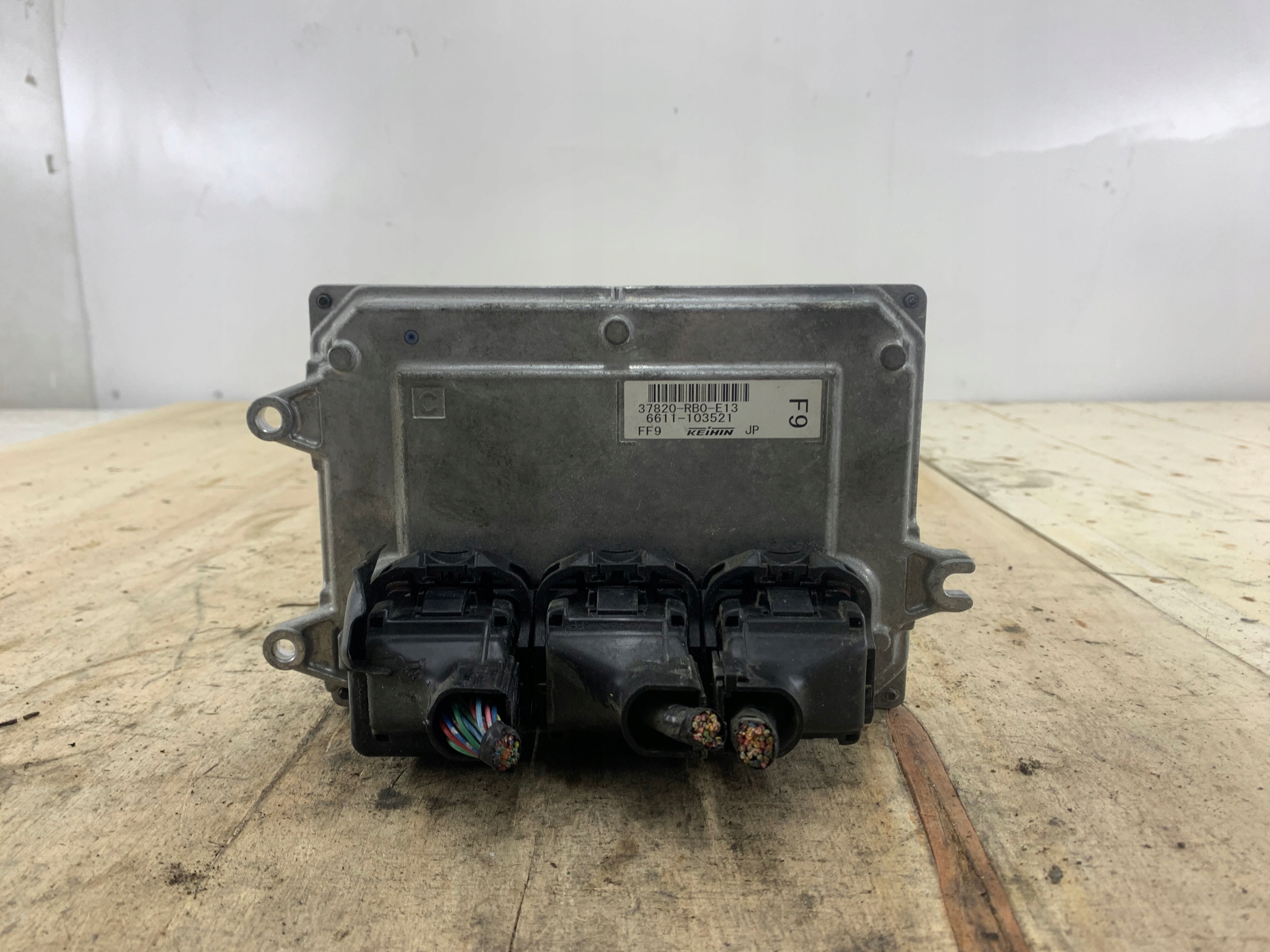 HONDA JAZZ III 1.2 unité de commande électronique uce moteur 37820-RB0-E13