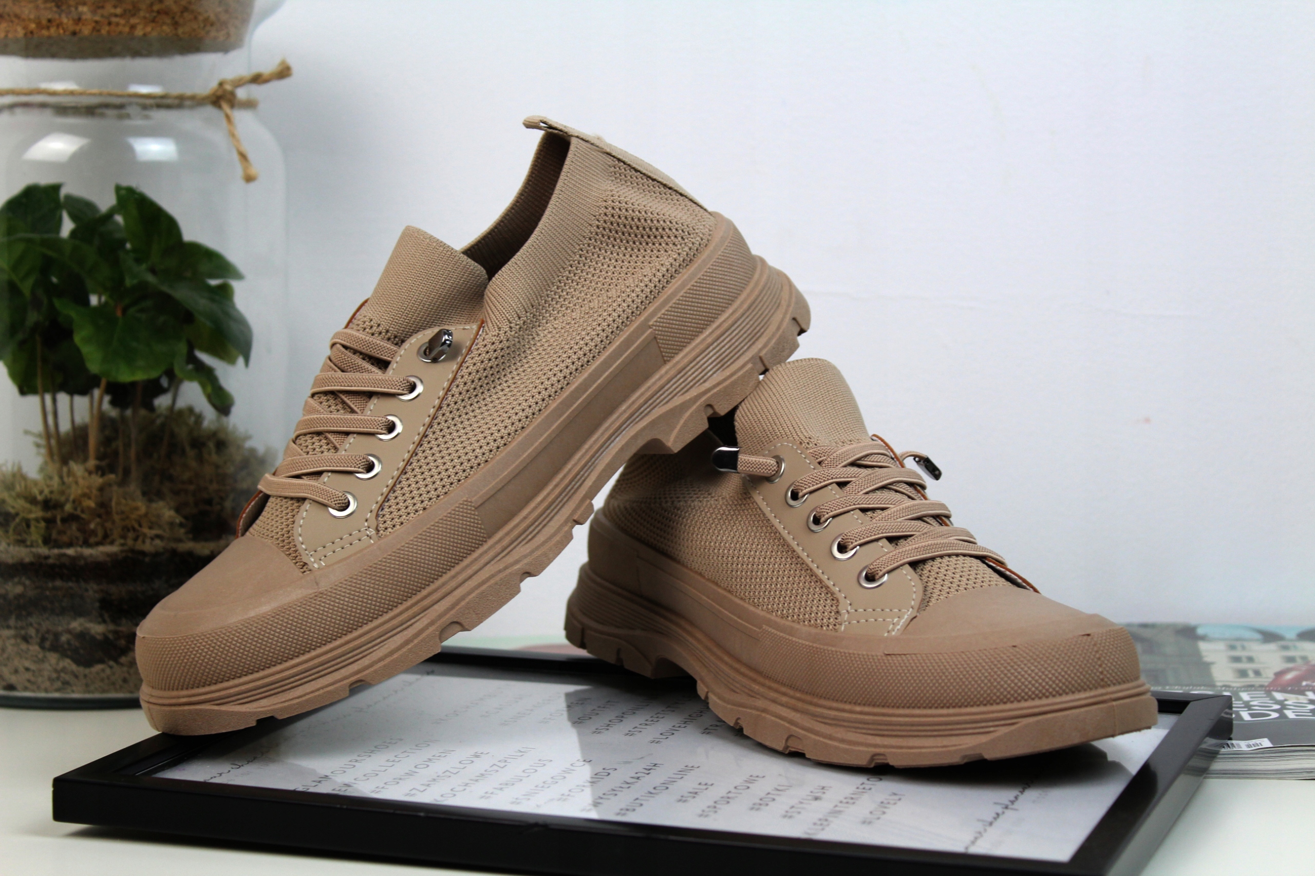 SPORTOWE BUTY DAMSKIE NA PLATFORMIE KHAKI 39 Cechy dodatkowe brak