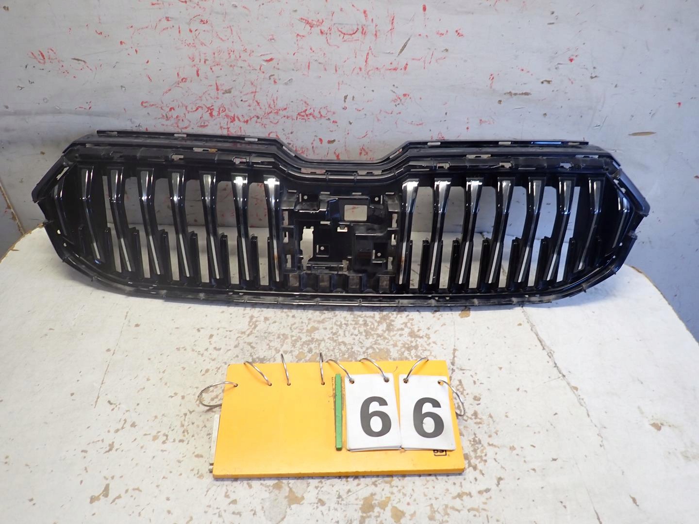grille SKODA SUPERB IV 2023- 3P0853653A