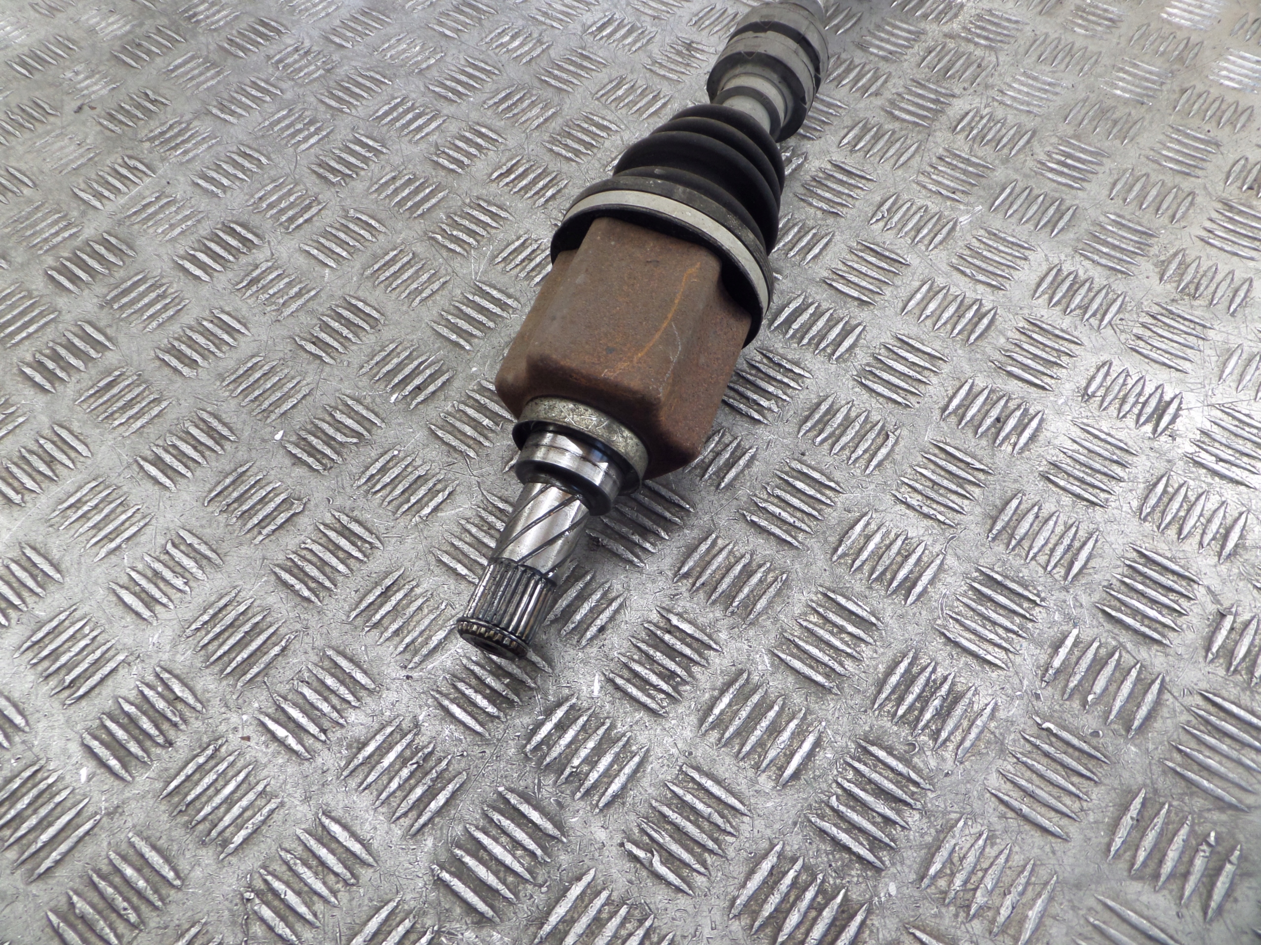 semi-axis left short. NISSAN QASHQAI J11