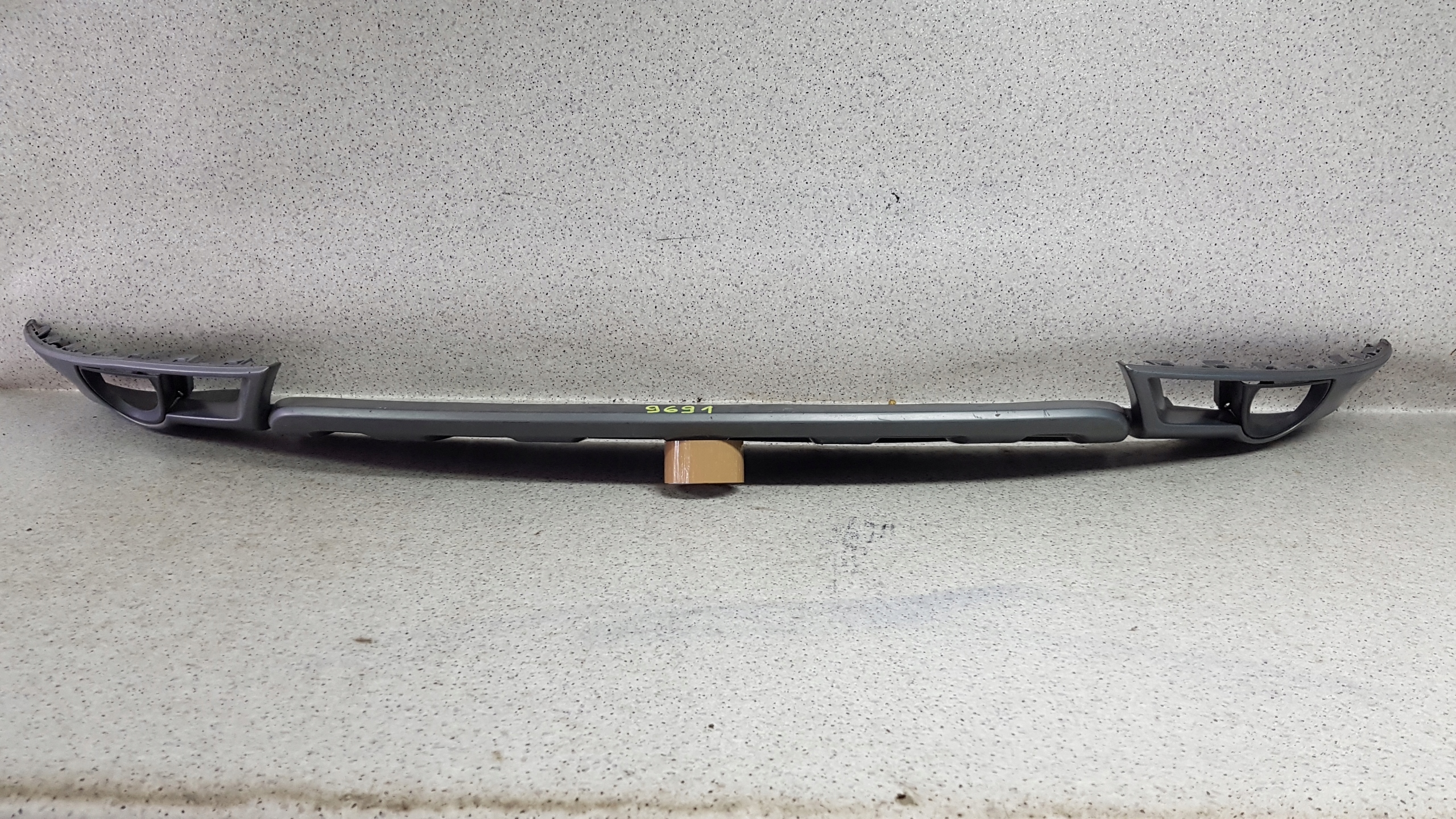 AUDI Q7 4L0 accessories front SPOILER 9691