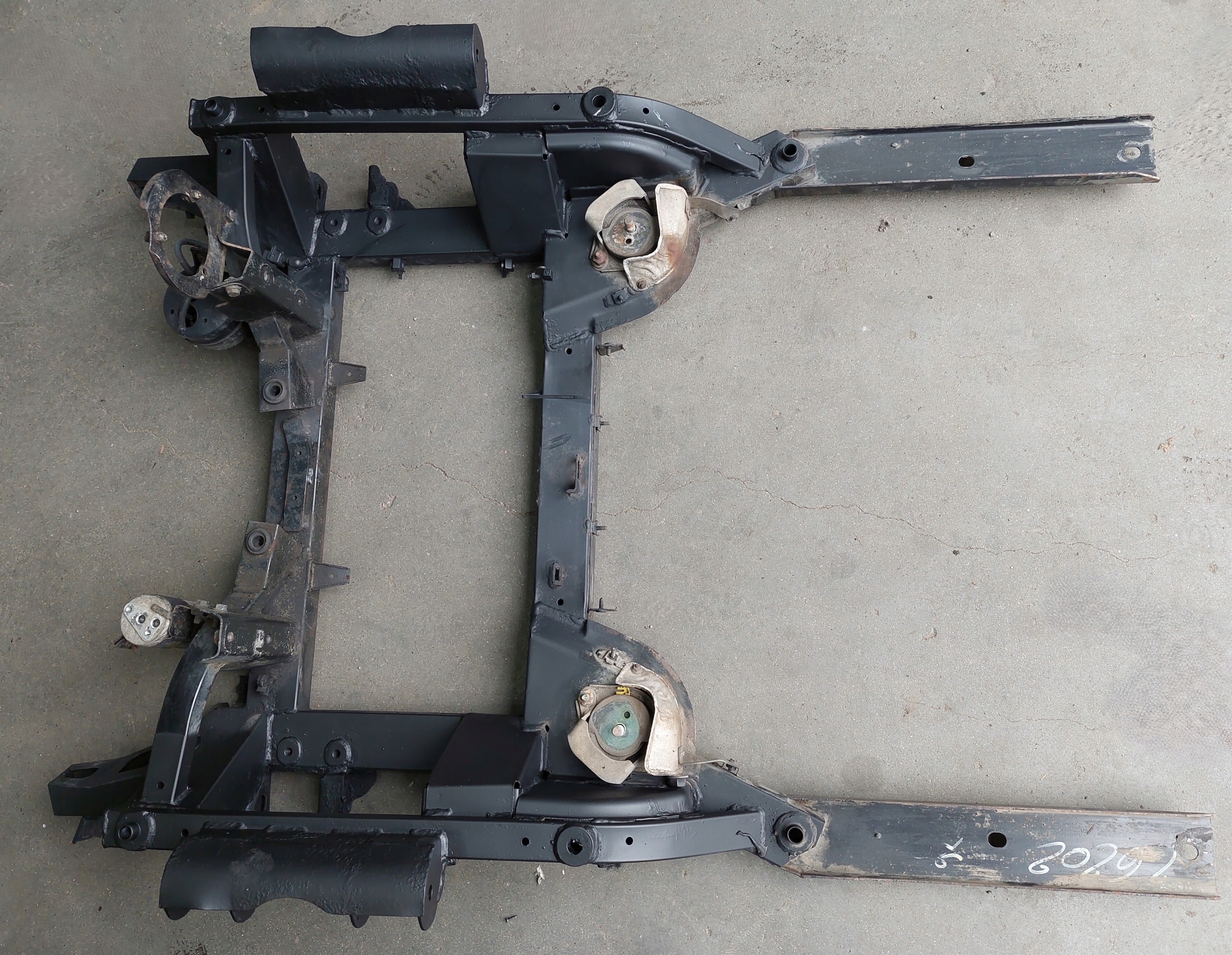 САНКИ ПЕРЕД БАЛКА ПЕРЕДНЯ WOZEK ДВИГУНА MASERATI QUATTROPORTE В 4.2 V8