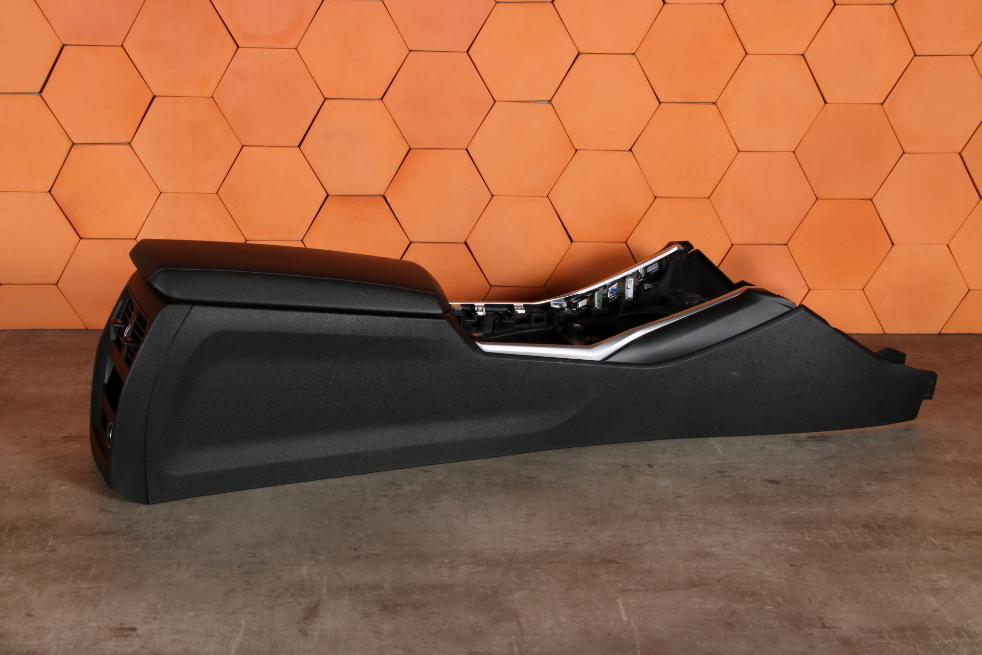 BMW G20 G21 TUNEL central armrest black EUROPA