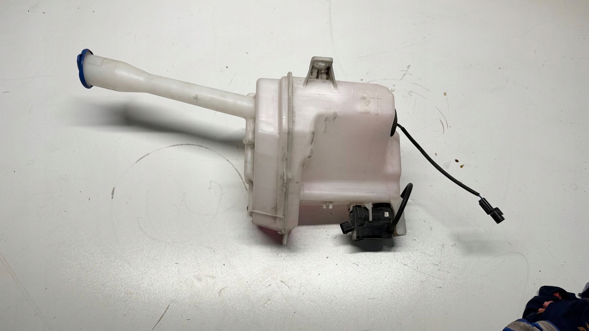 spremnik mlaznice prozora KIA OPTIMA IV 98610-A8000