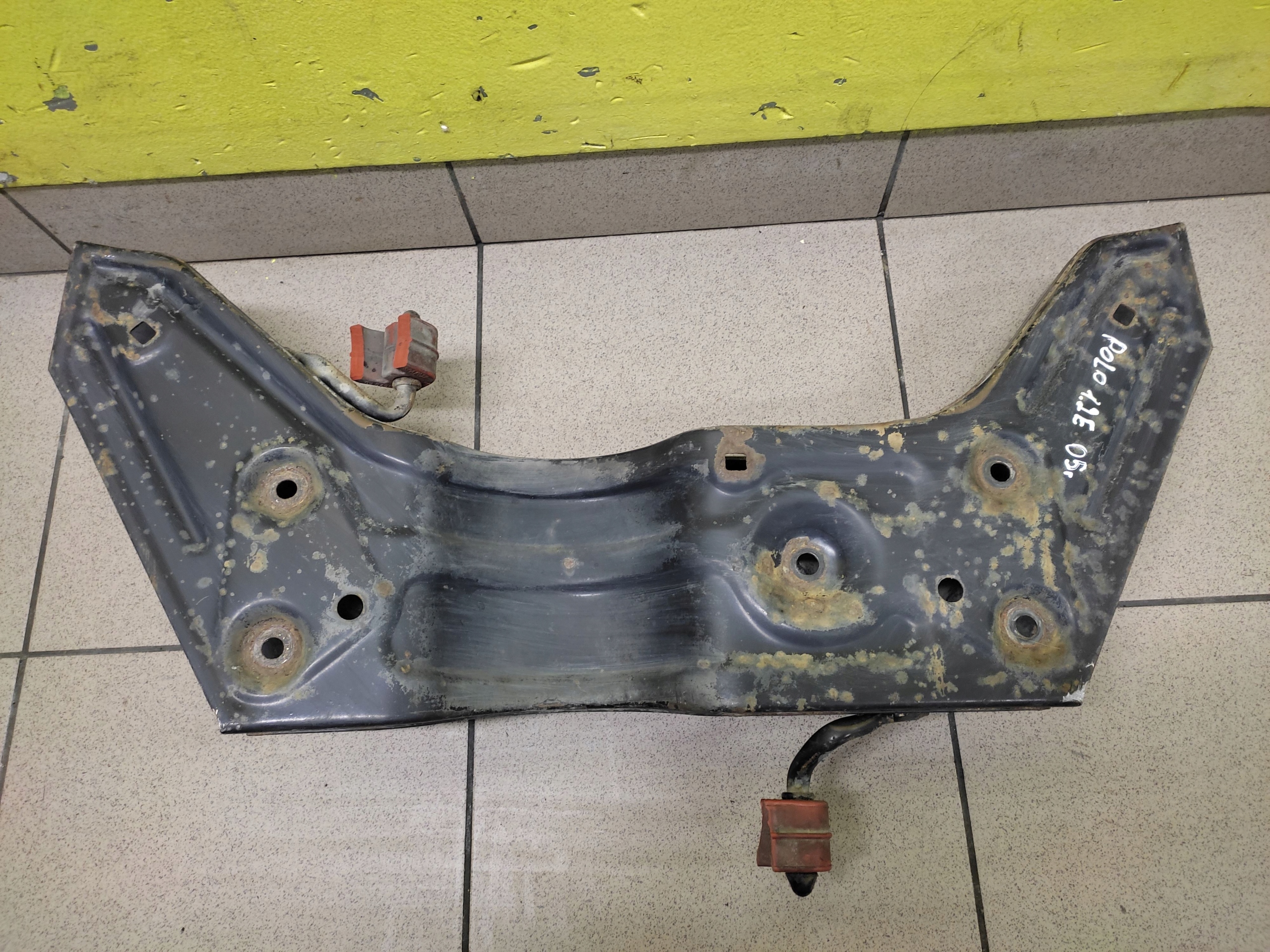 VW POLO IV 1.2 subframe axle beam axle beam
